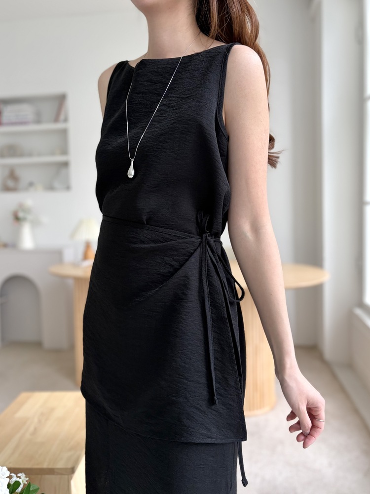 Boat Neck Layered Dress (Black)