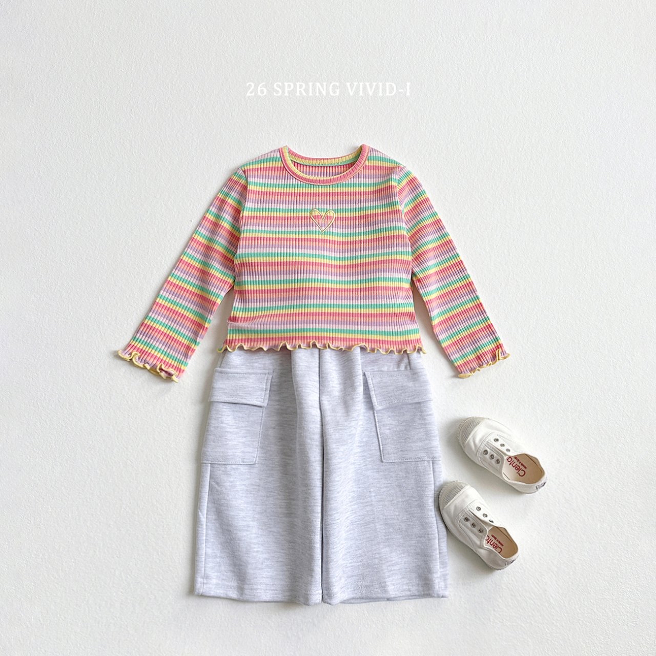 🌸預訂 韓國直送🌸🇰🇷VIVIDI兩色愛心刺繡條紋花邊長袖上衣