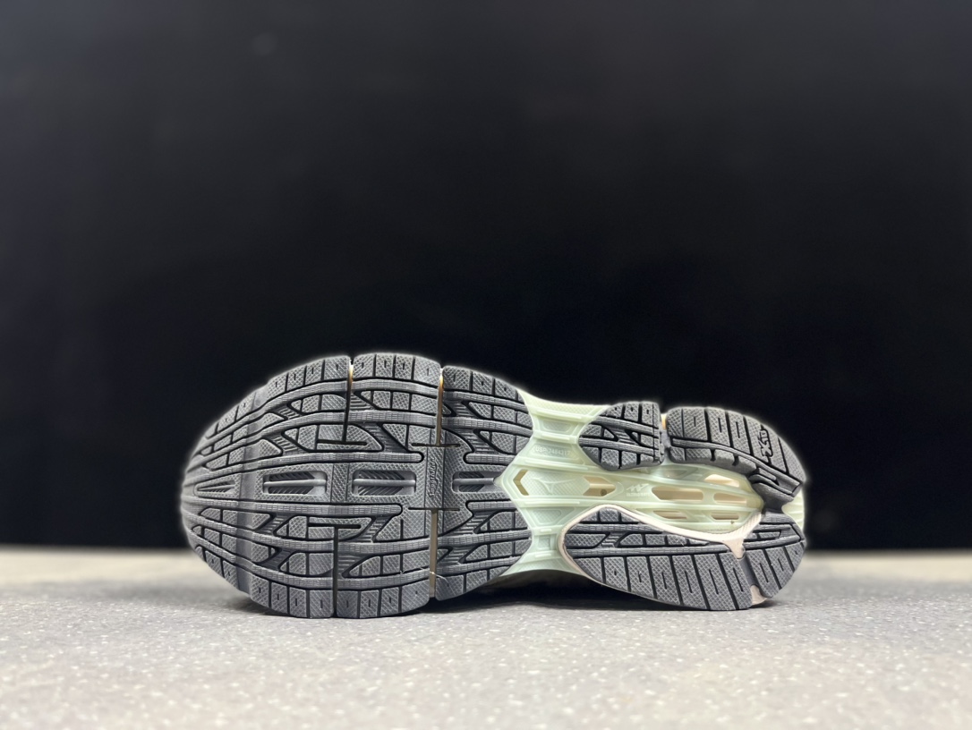 Mizuno Wave Prophecy LS 