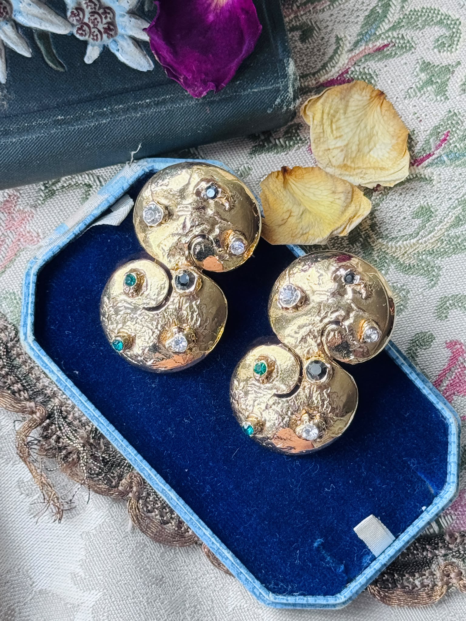 C.a. 1980s Handmade Artistic Statement Clip Earrings from Canada (MT2589-32)