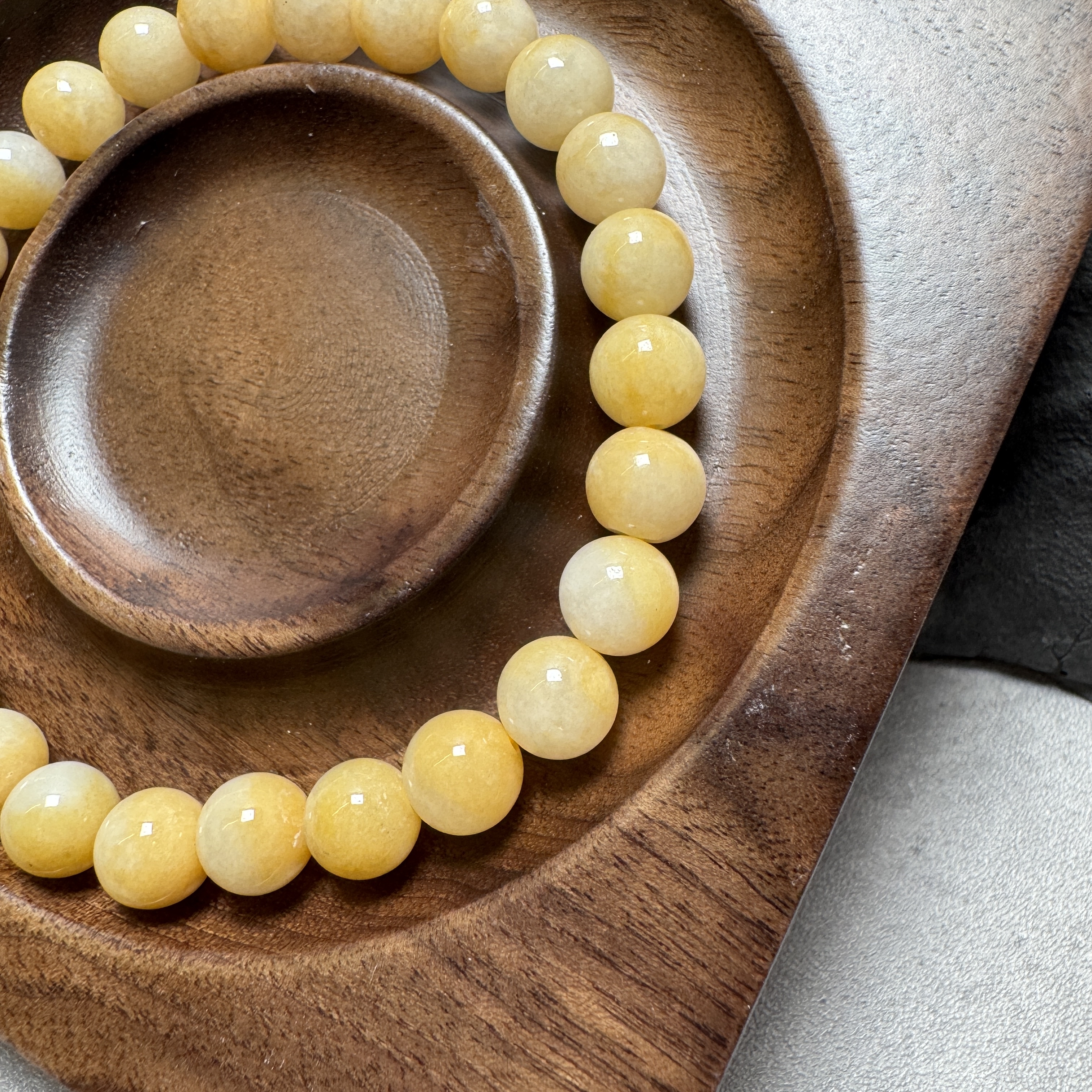 黃翡半邊天7.7mm手串