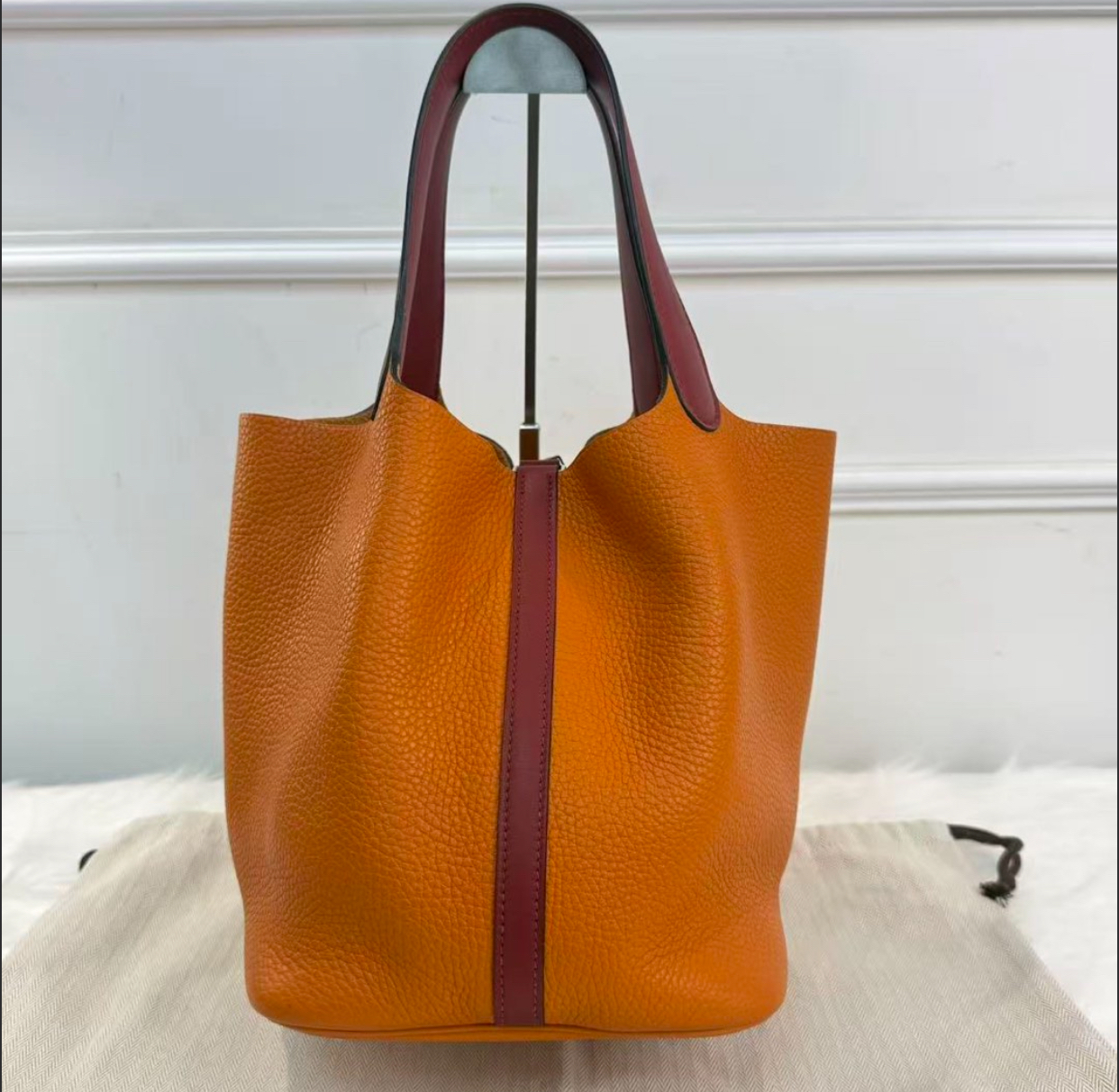 HERMES愛馬仕Picotin22 菜籃子22水桶包 橙色包身酒紅色手柄 銀扣 TC小公牛皮 經典女士手提購物袋 X刻