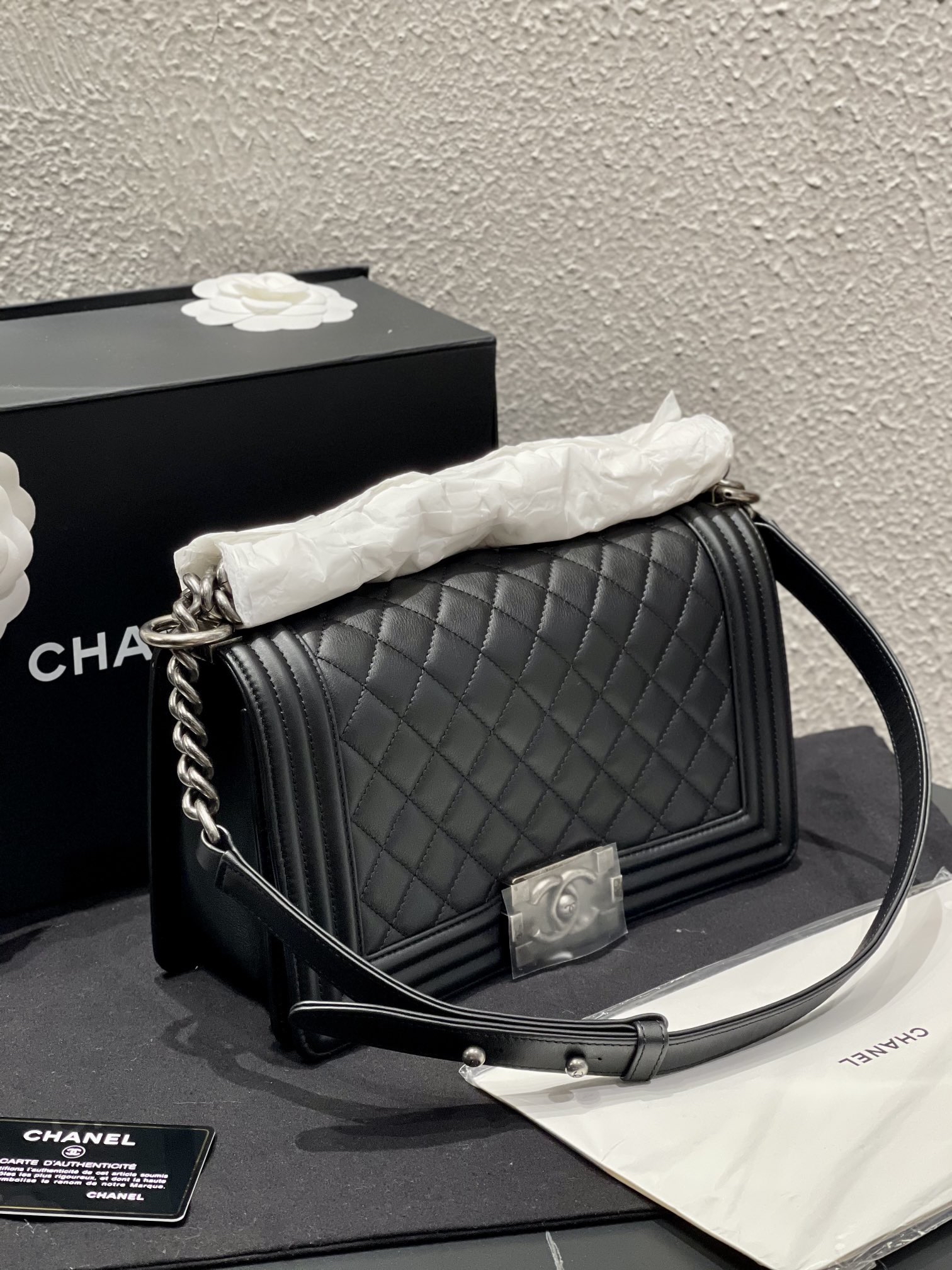Unsed item boy chanel calf skin 26032701