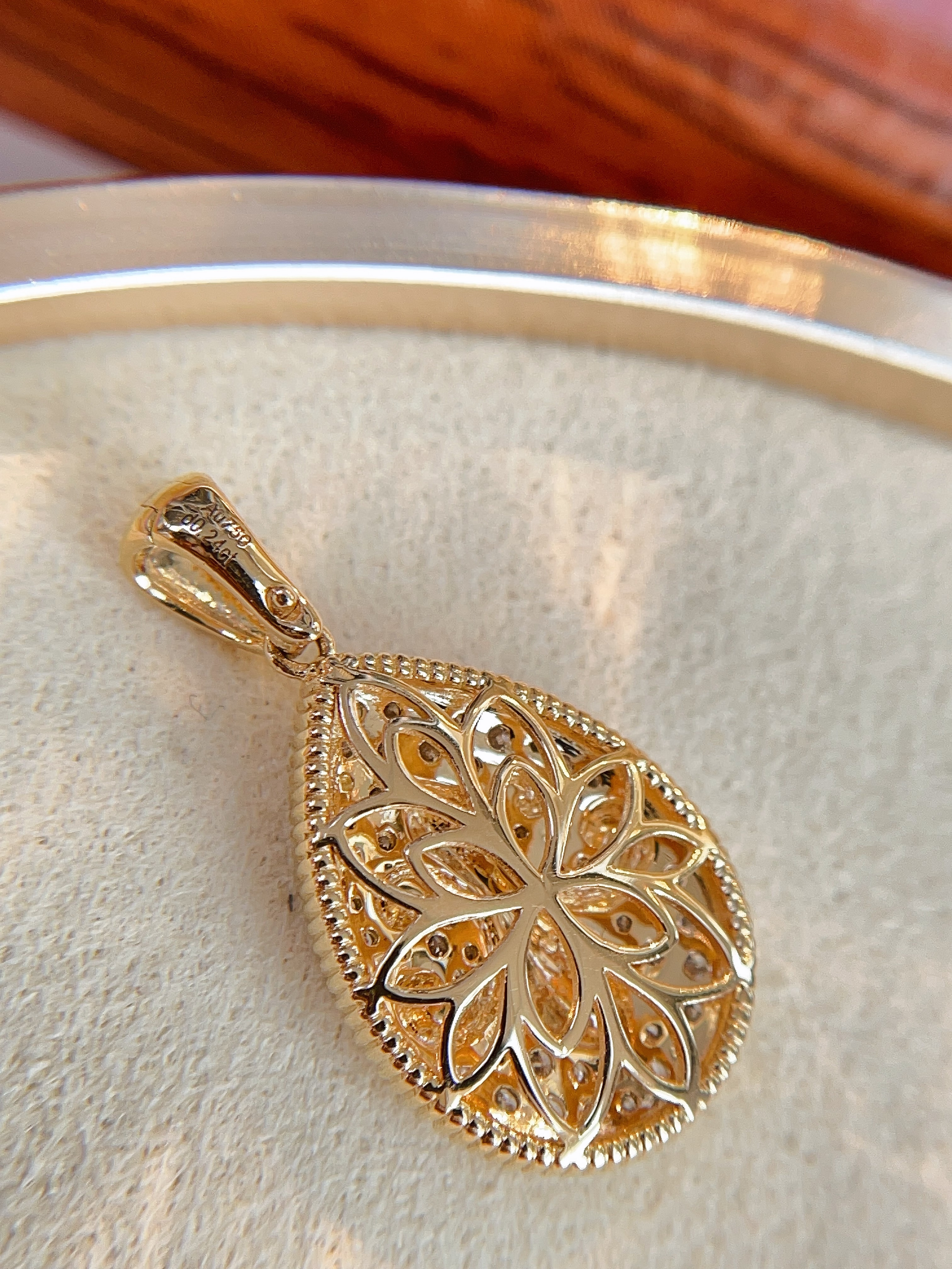 Fleur-de-Lis Diamond Pendant N031358