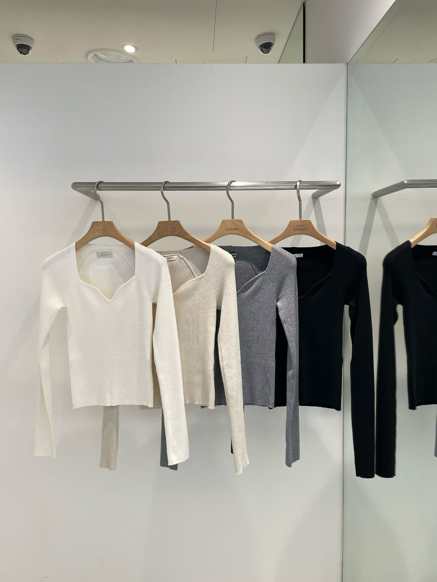 Heartneck knit top