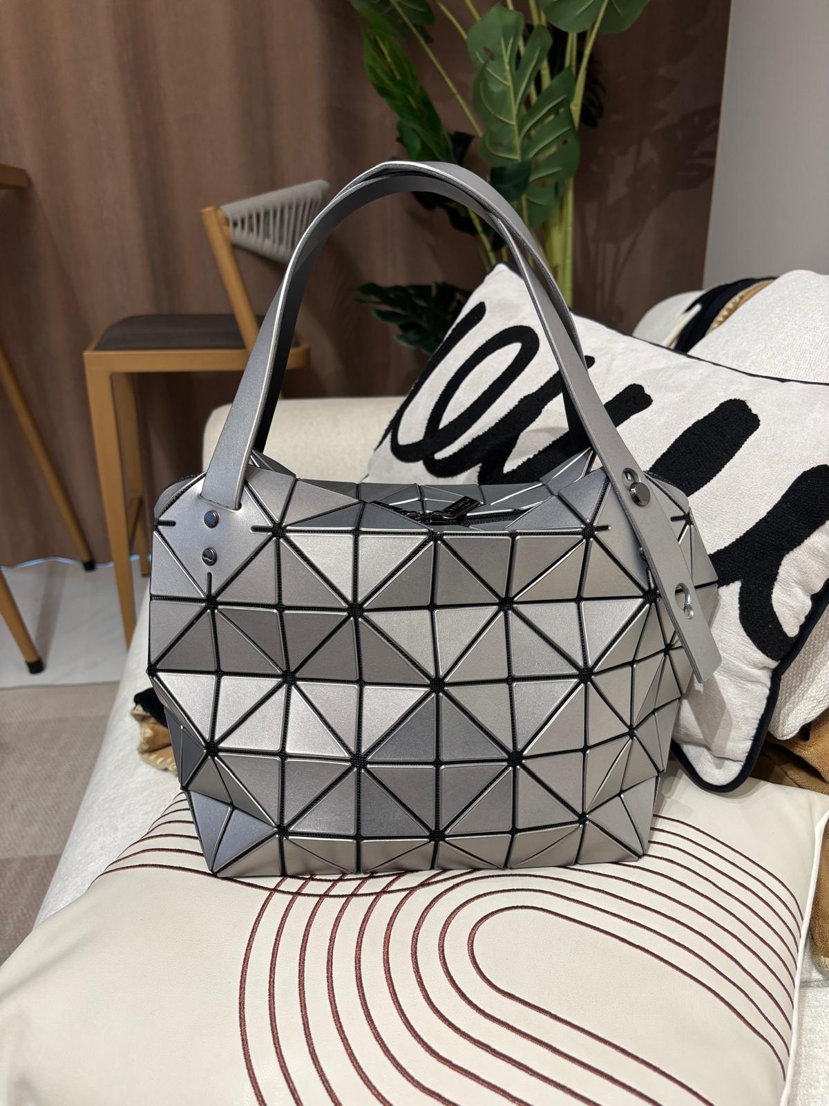 Issey Miyake Bao Bao Boston Bag 100%Authentic, 98%New ✅Dust bag