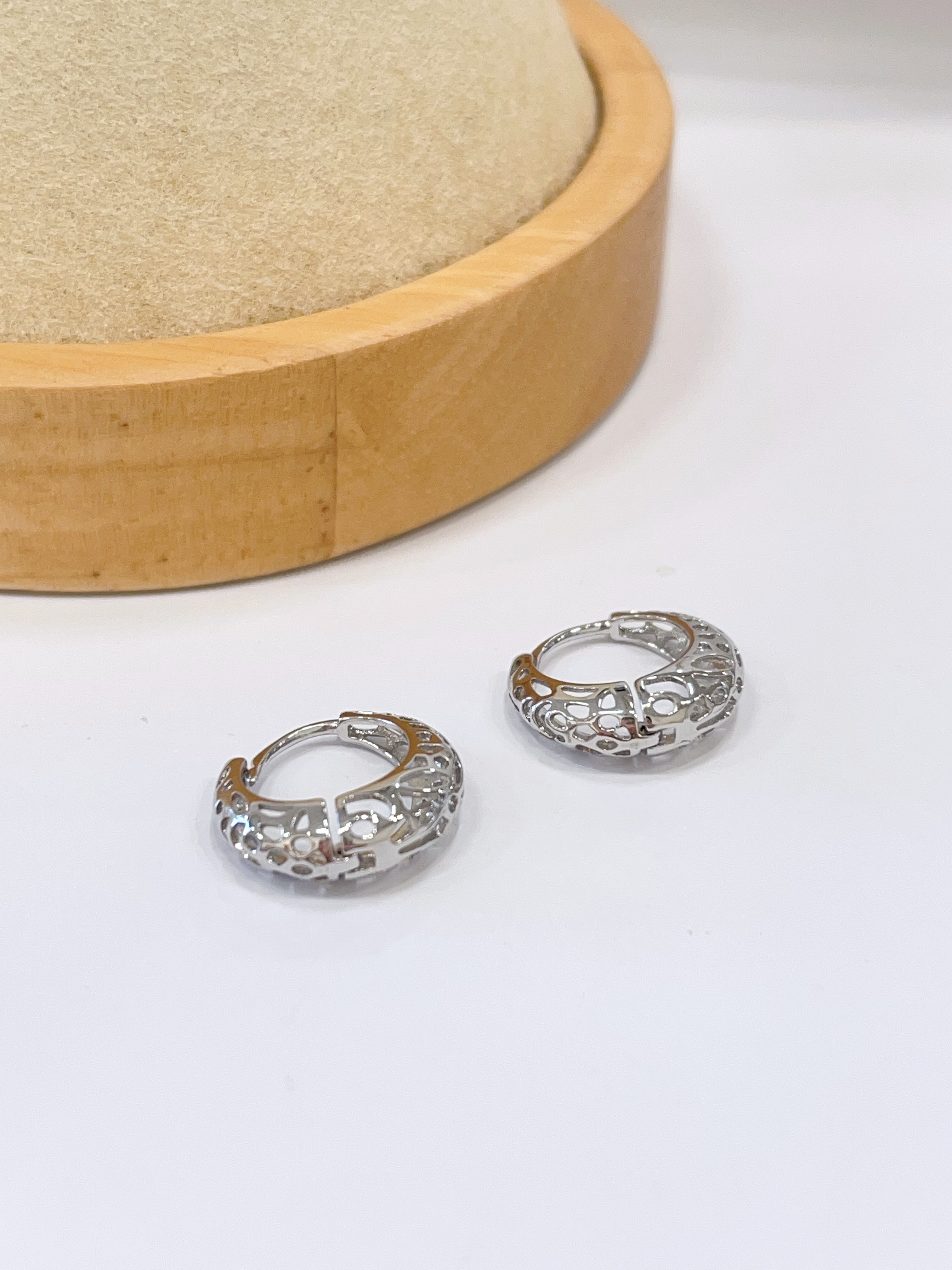 流纹镂空耳环⭐