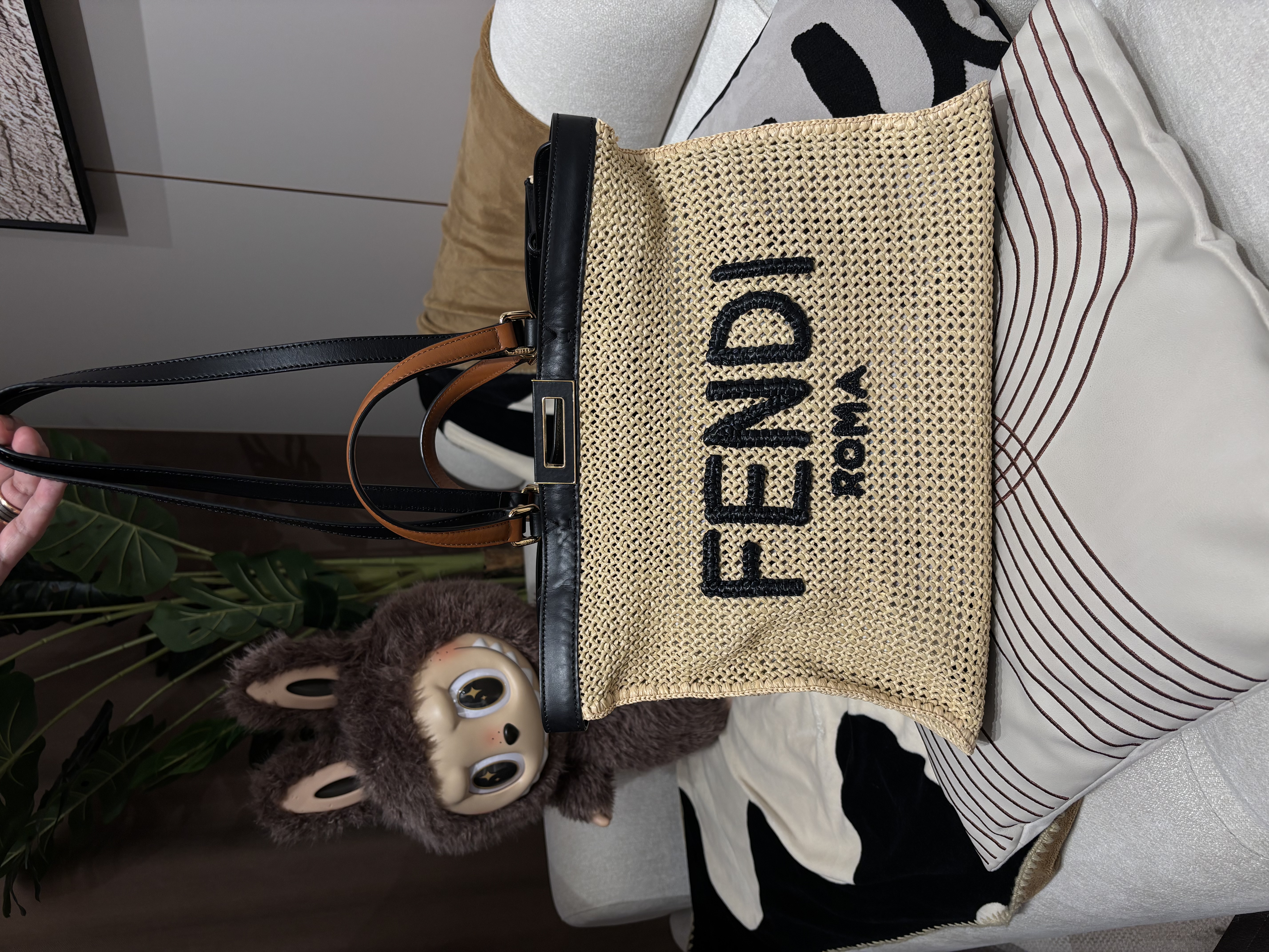 Fendi kids peekaboo X tote bag raffia leather 95%new 