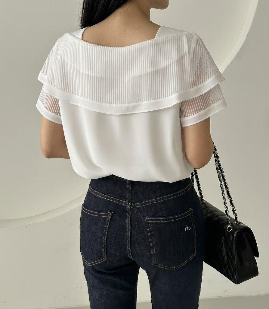 荷葉邊大方領上衣 