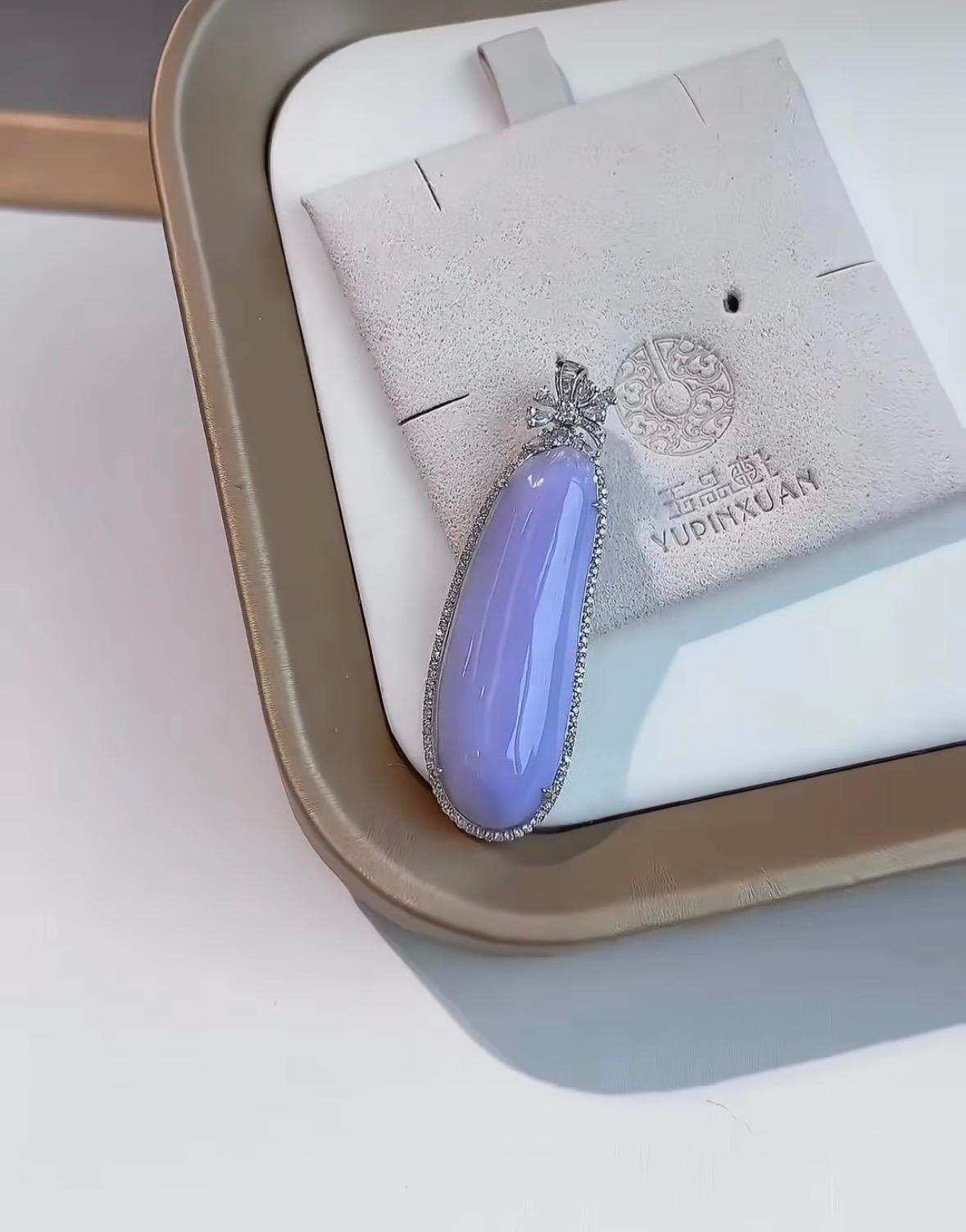 18K 豪鑲濃色紫羅蘭翡翠萬壽果吊墜（附送香港鑒定證書）