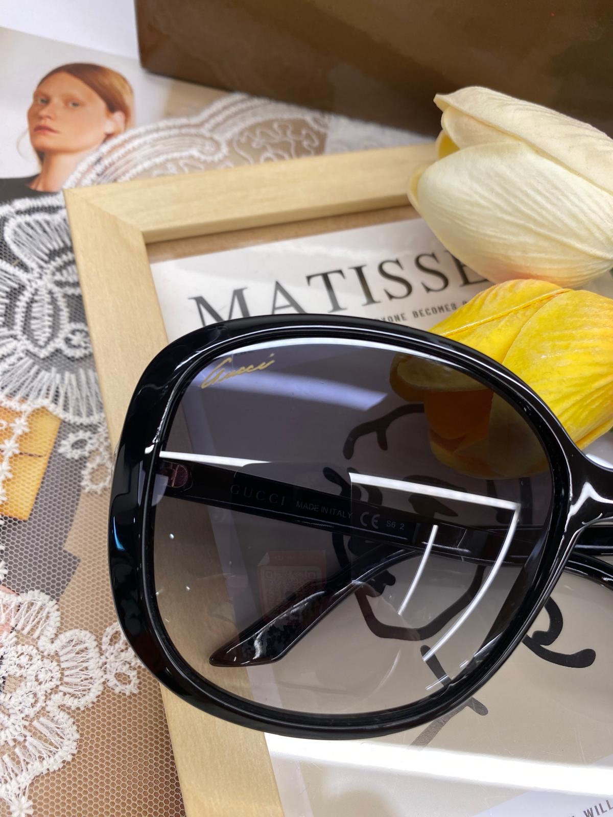 Gucci Oversized Round Sunglasses
