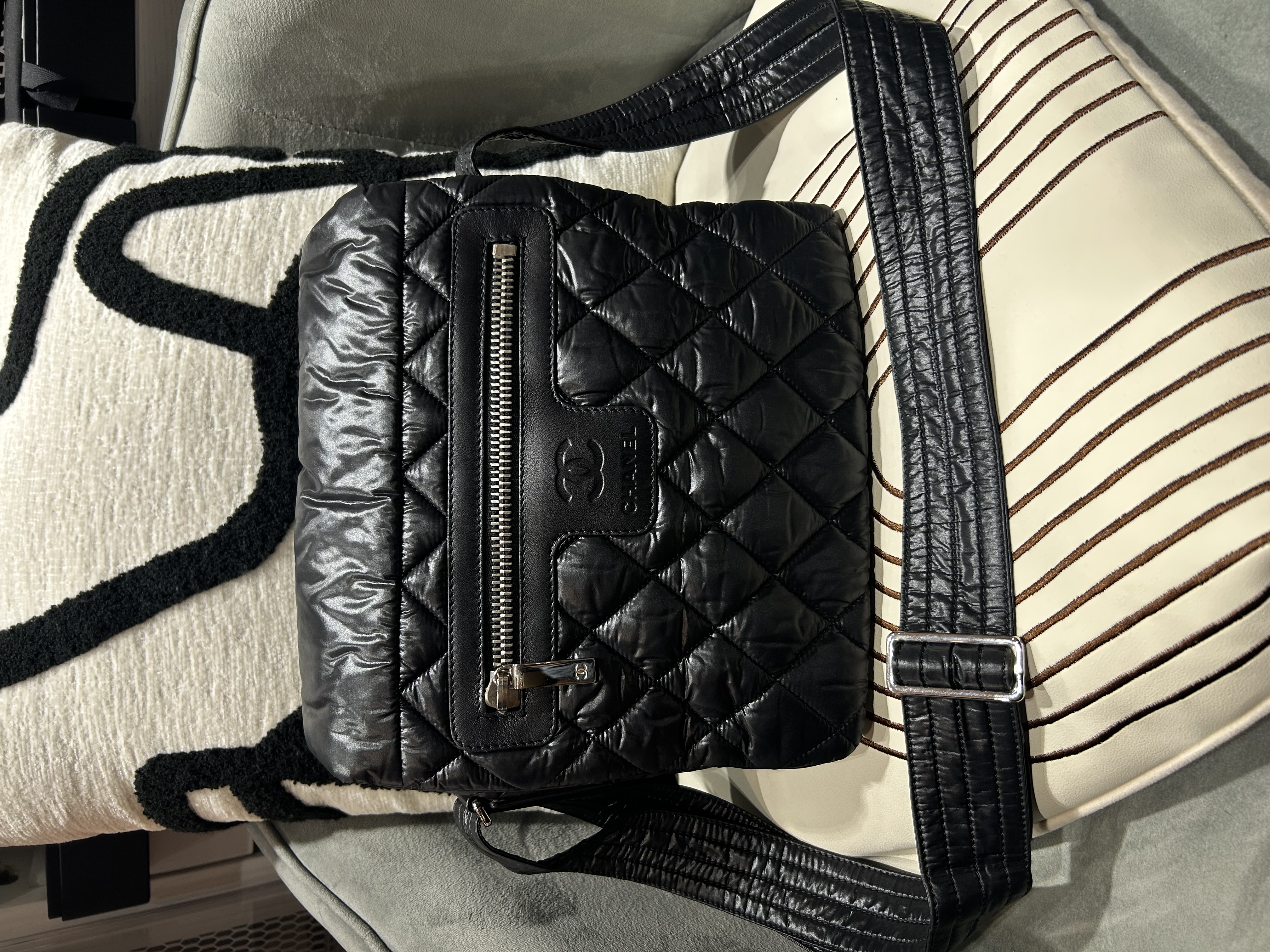 Chanel Coco Cocoon A48616 Crossbody Bag Black Nylon 100%Authentic, 98%new✅14Card
