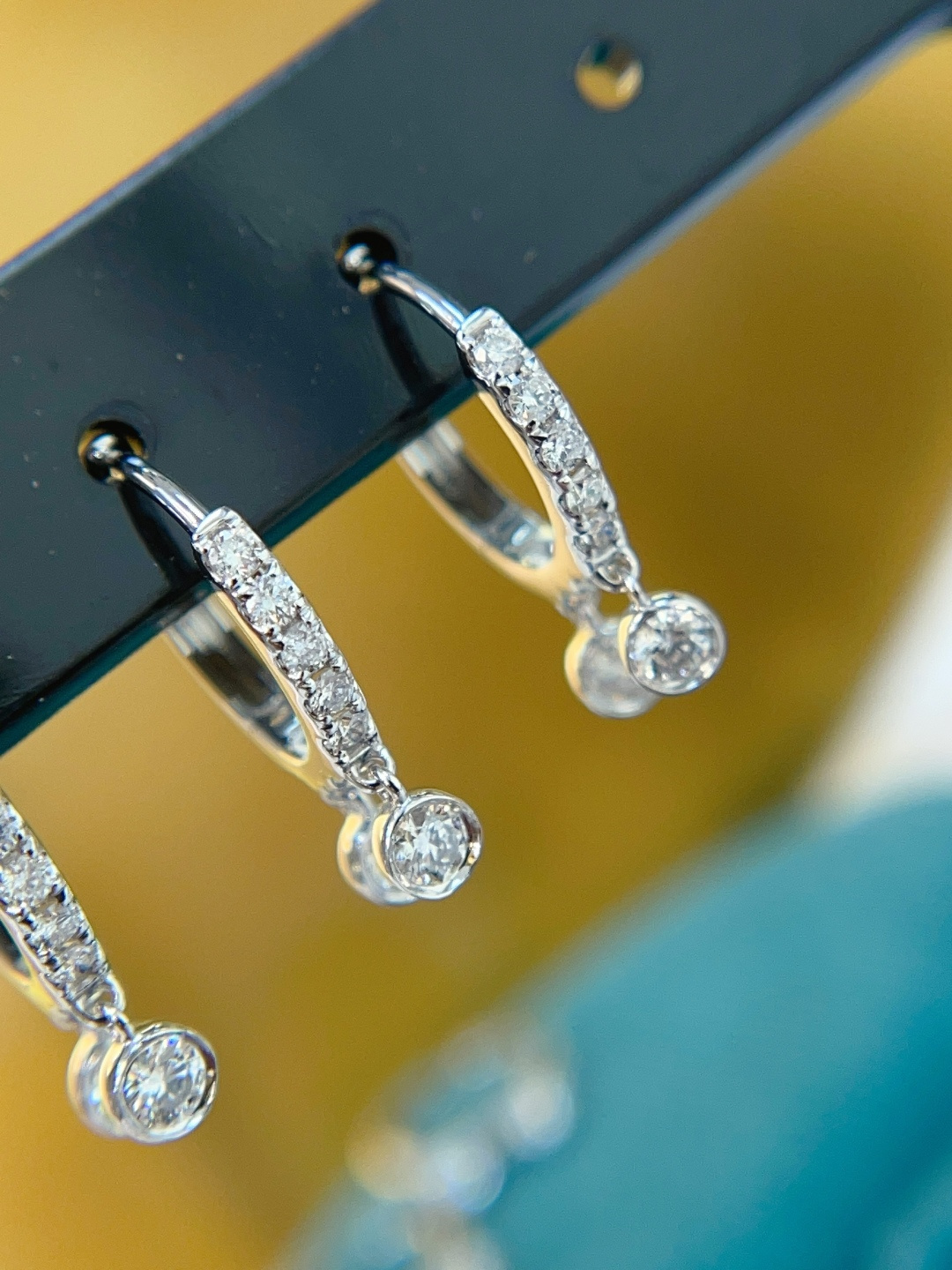18K Diamond Earrings 
