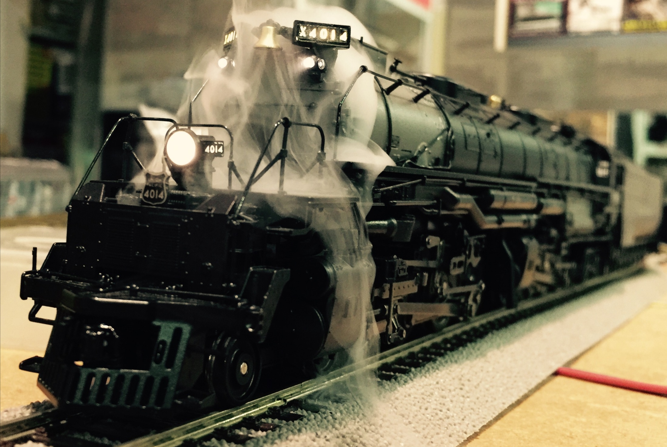 HO Bigboy 動力全編乘 #4014+SD70M #4015 + 雙UP水柜車 DCC Sound and Smoke