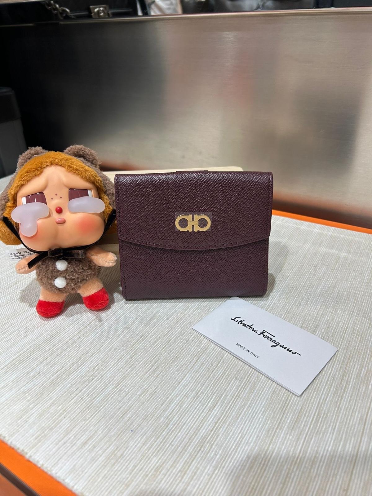 Salvatore Ferragamo Short Wallet 100%Authentic, Unused