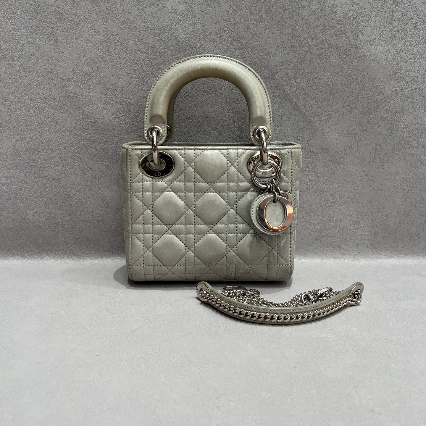 【預訂貨品】Lady dior三格珠光灰銀扣戴妃包