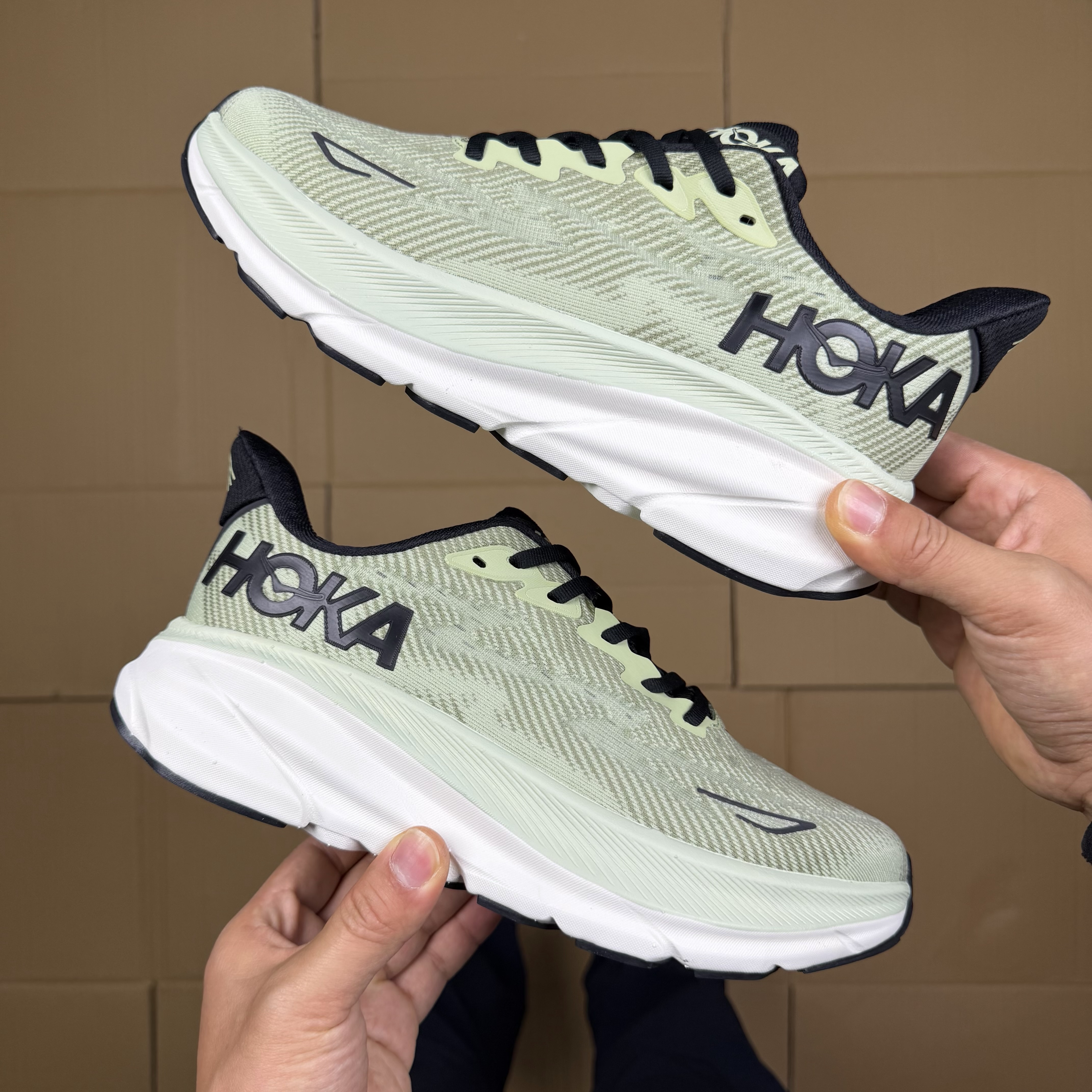 Hoka Clifton 9