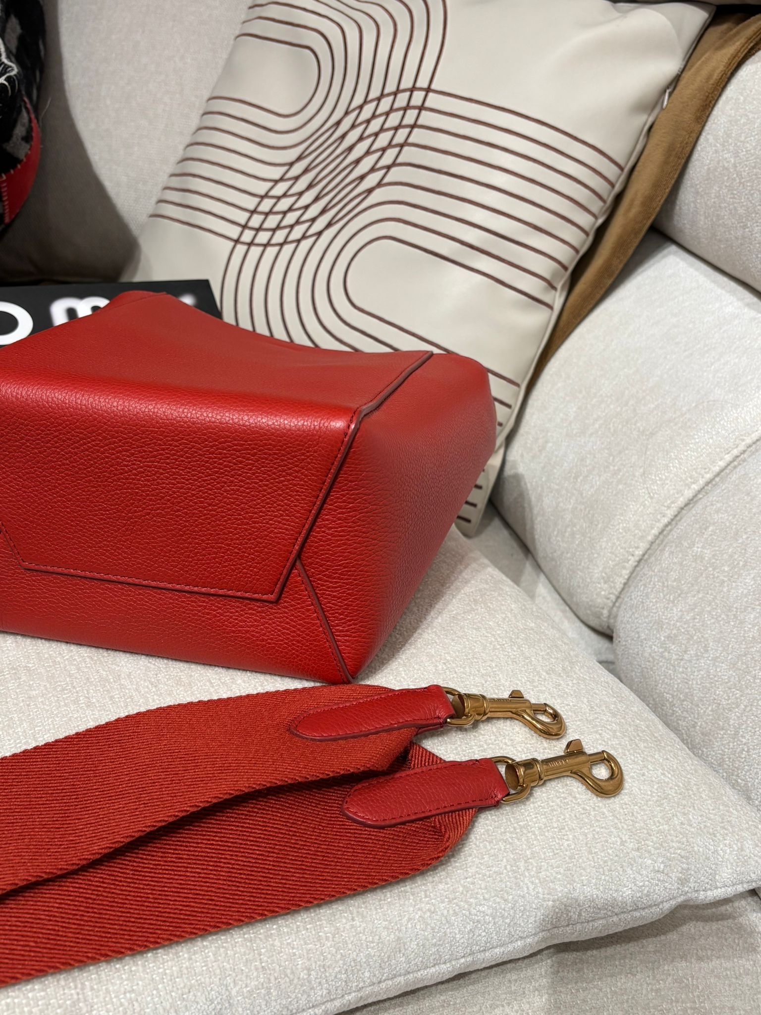 Celine sangle small bucket 牛皮 100%Authentic,95%new ✅strap✅塵袋 