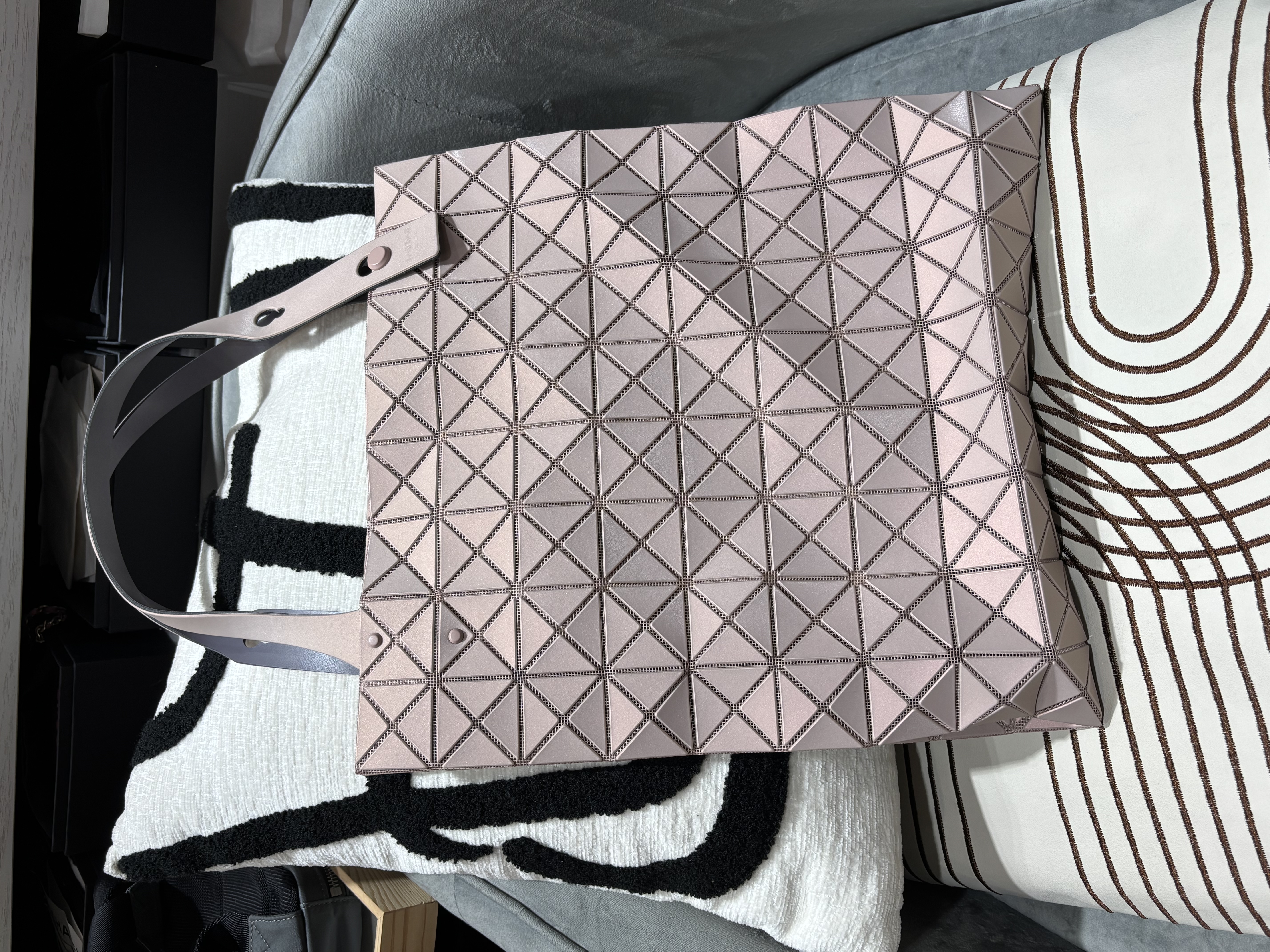 Issey Miyake Bao Bao Tote Bag 100%Authentic, 98%New ✅Dust bag