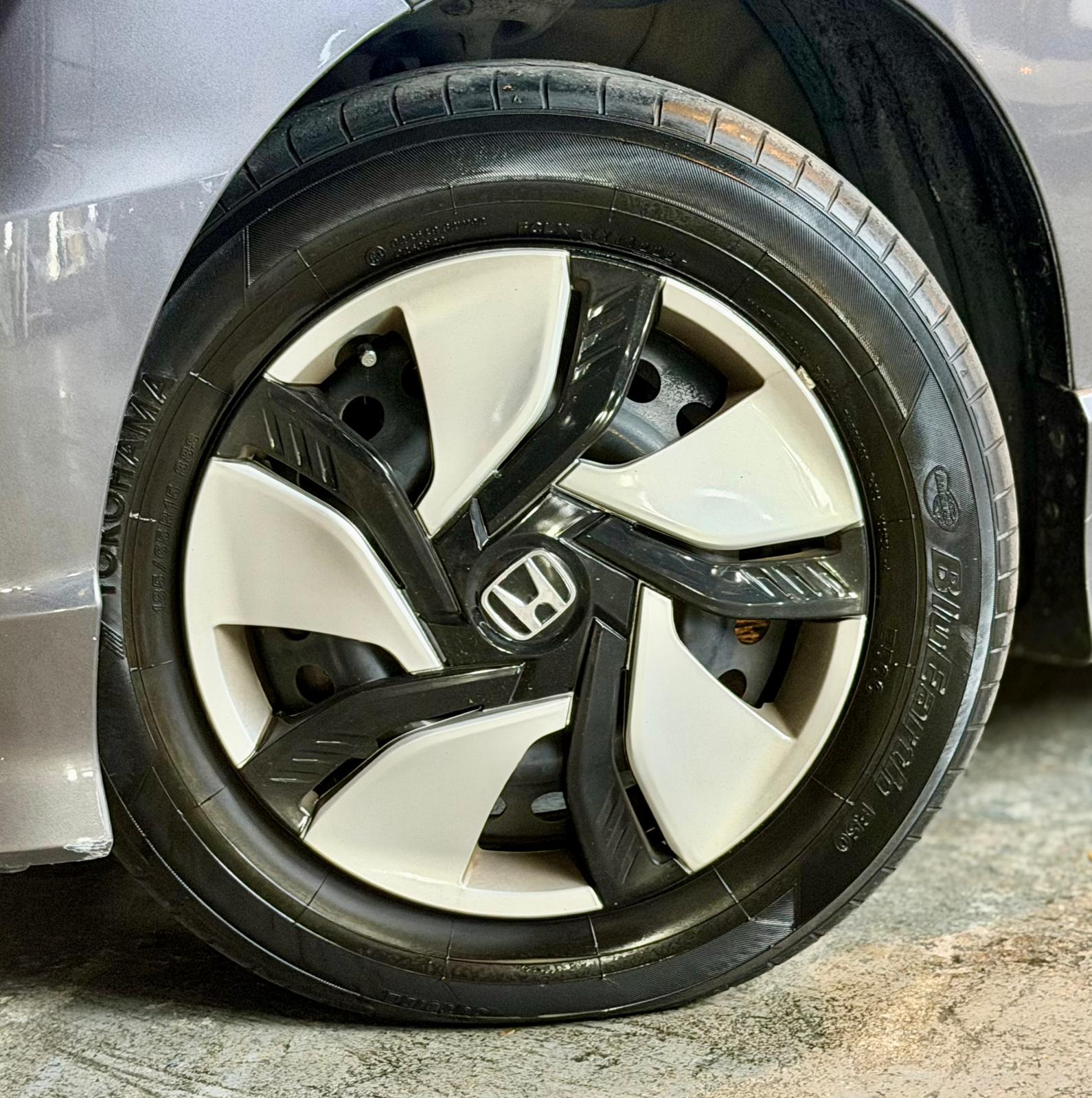 Honda Freed SPIKE Hybrid 2013
