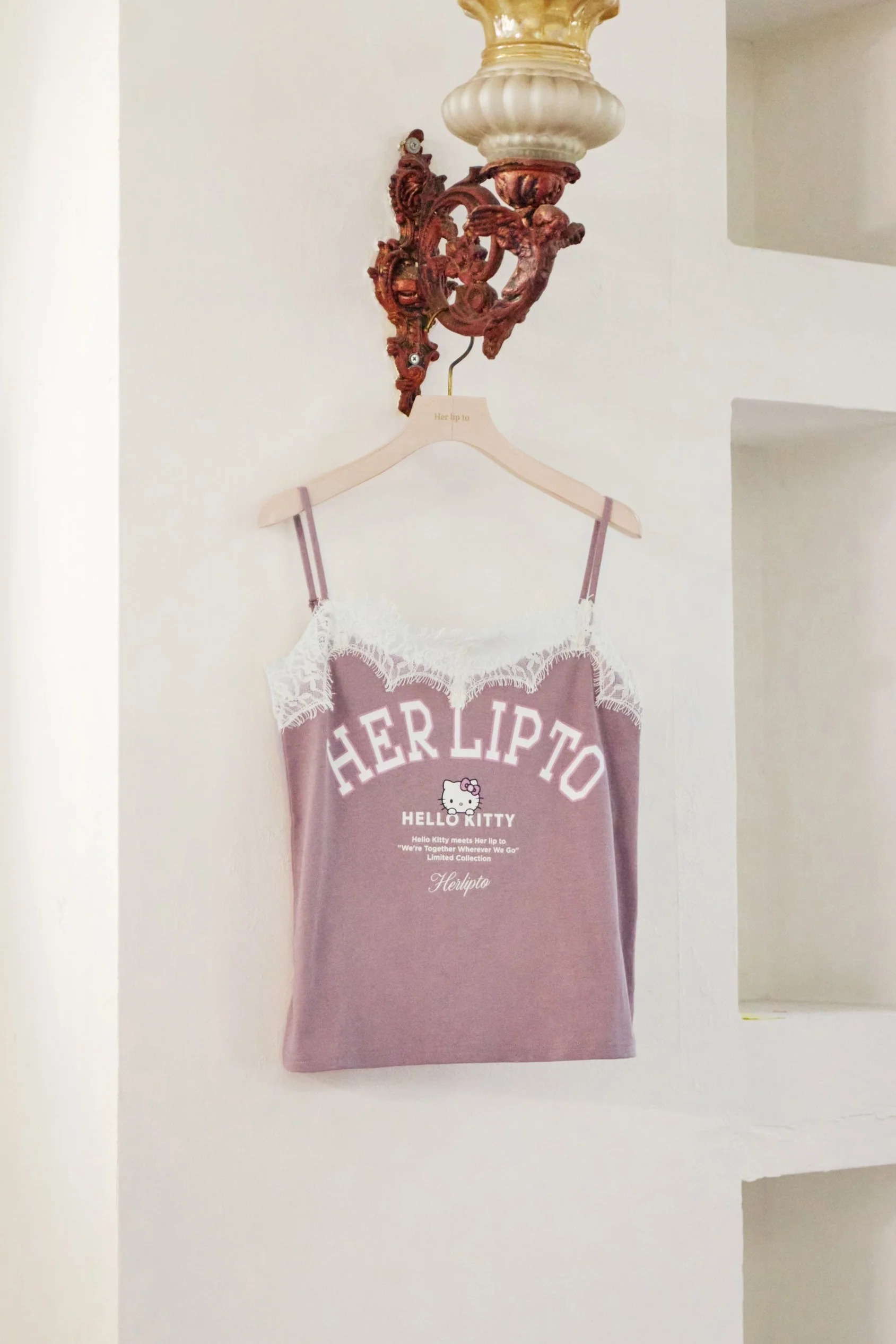 🎀【預訂】Her lip to × Kitty  Lace-Trim Camisole R