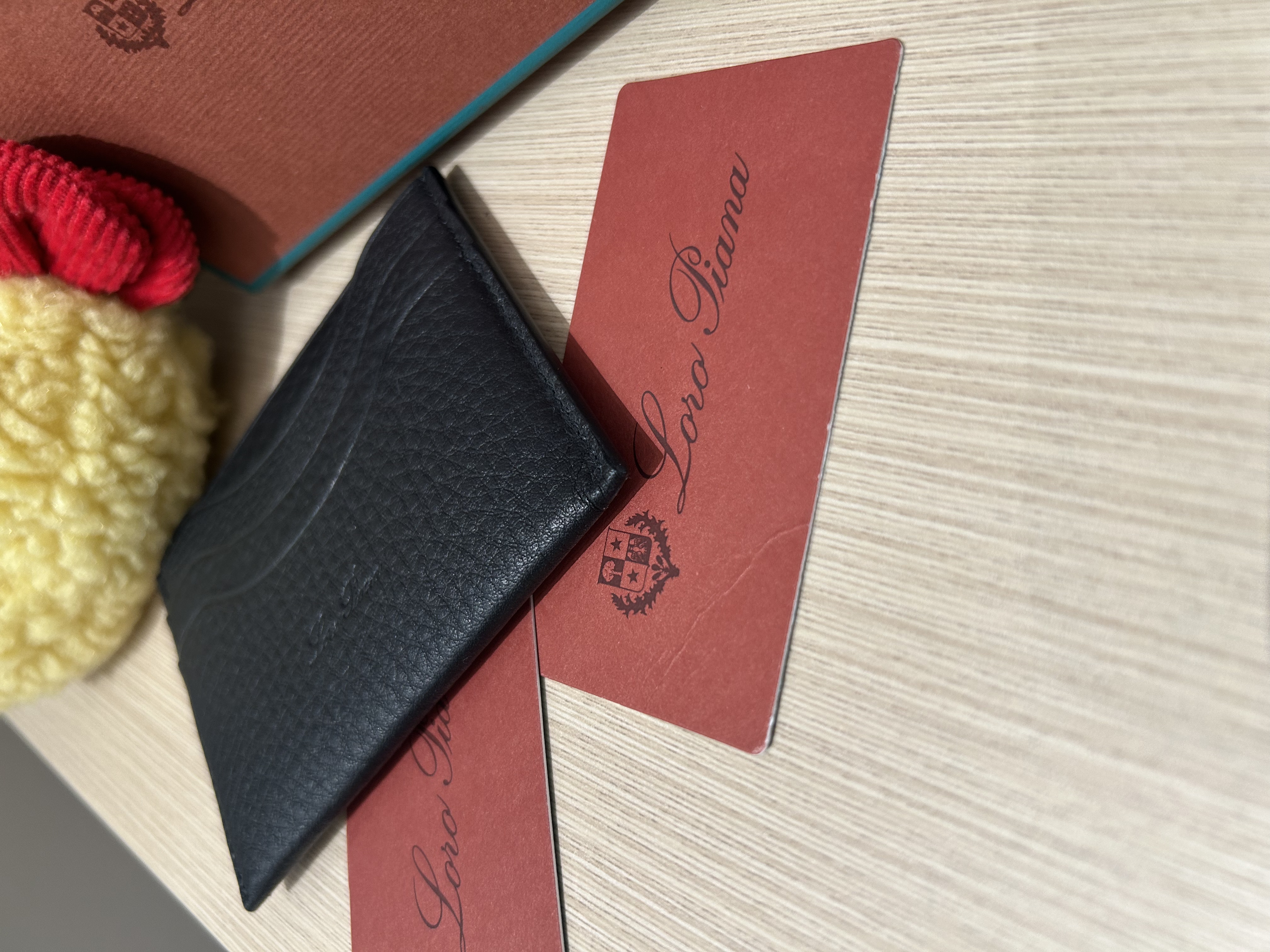 全新 Loro piano card case calfskin  ,100%Authentic,全新貨品 ✅card✅box