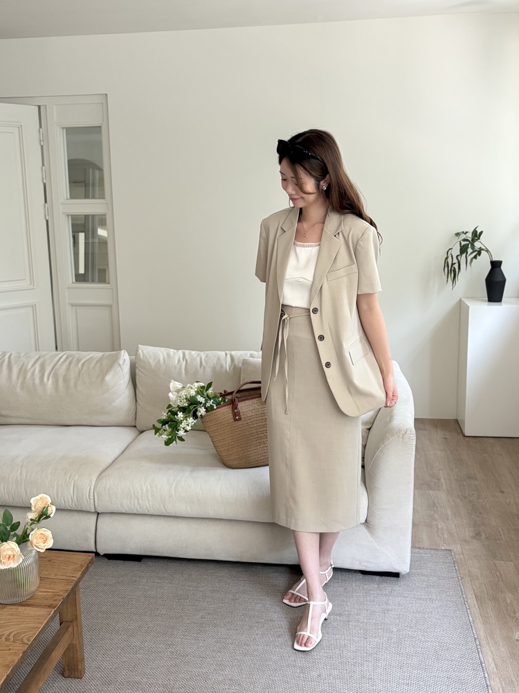 Sandstone Belted Skirt (Light Beige)