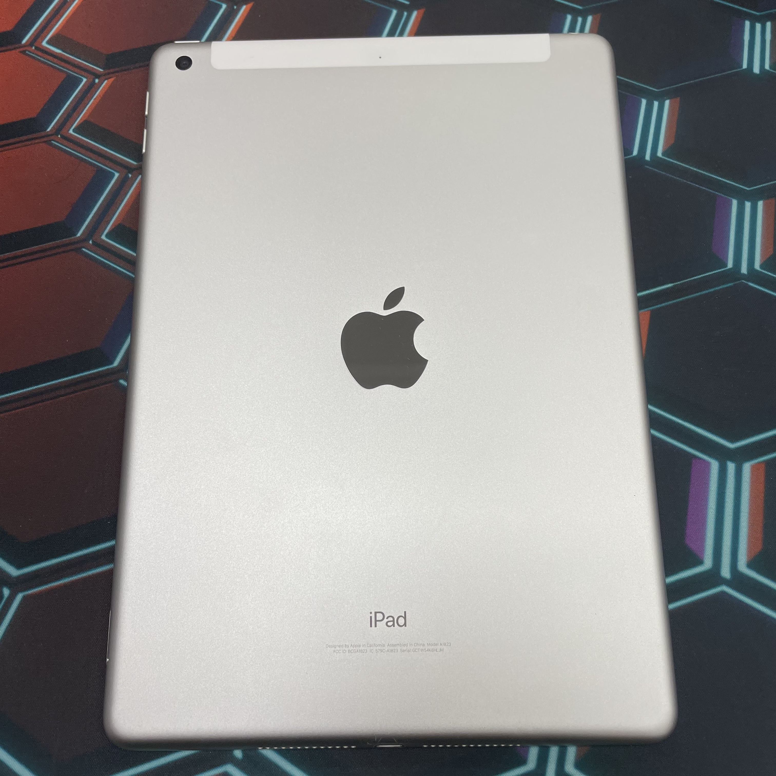 *6661 iPad 5 完美機 128GB 插卡版 銀色 sliver