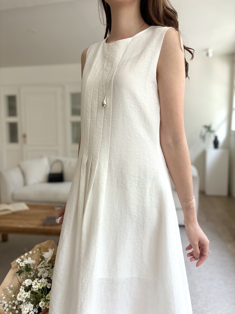 Linen Pintuck Dress (Ivory)