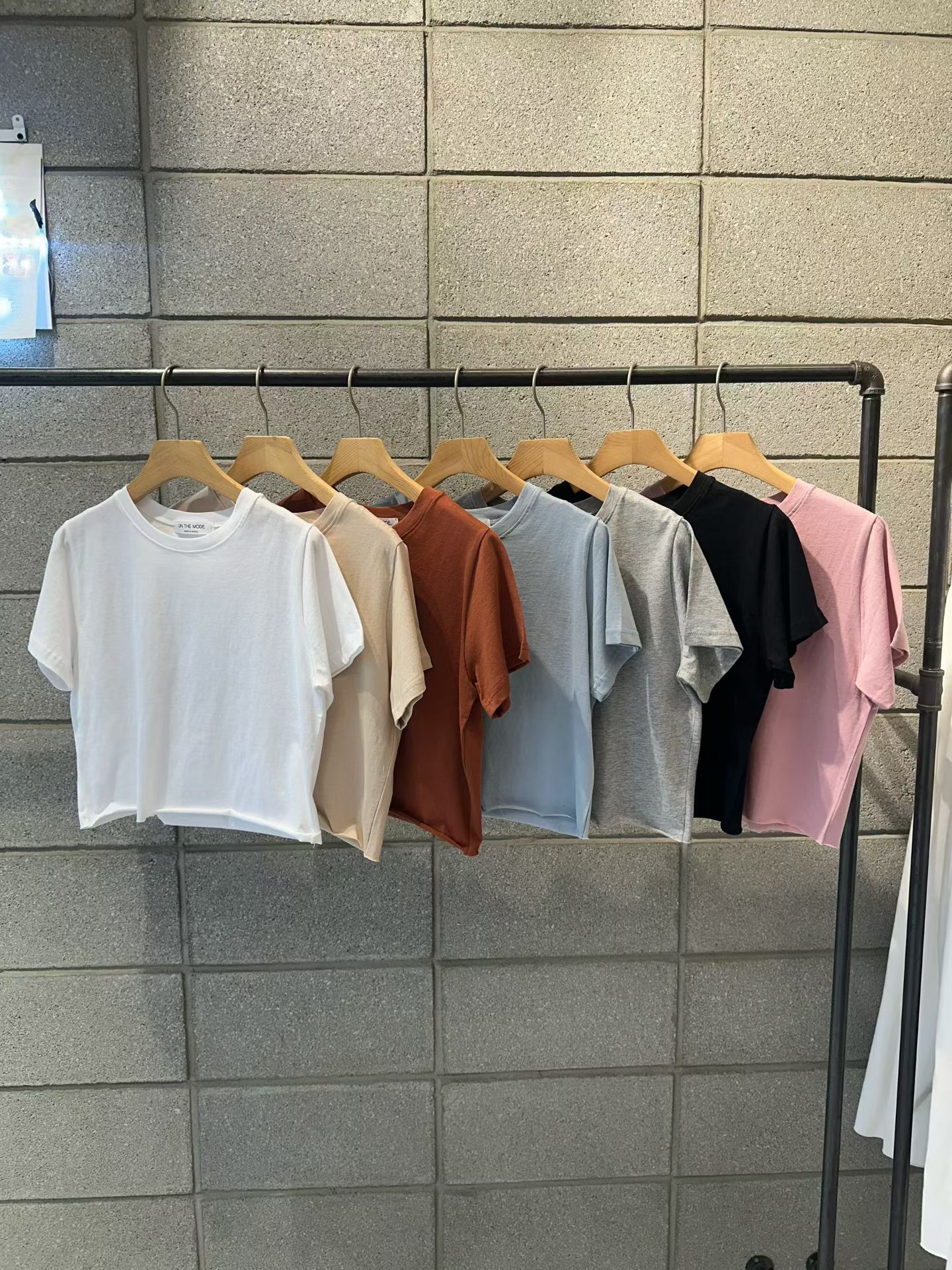G11 剪腳凈色Tee