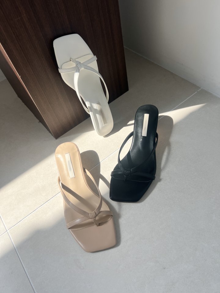 Leanna Kitten Heels (3 colors)