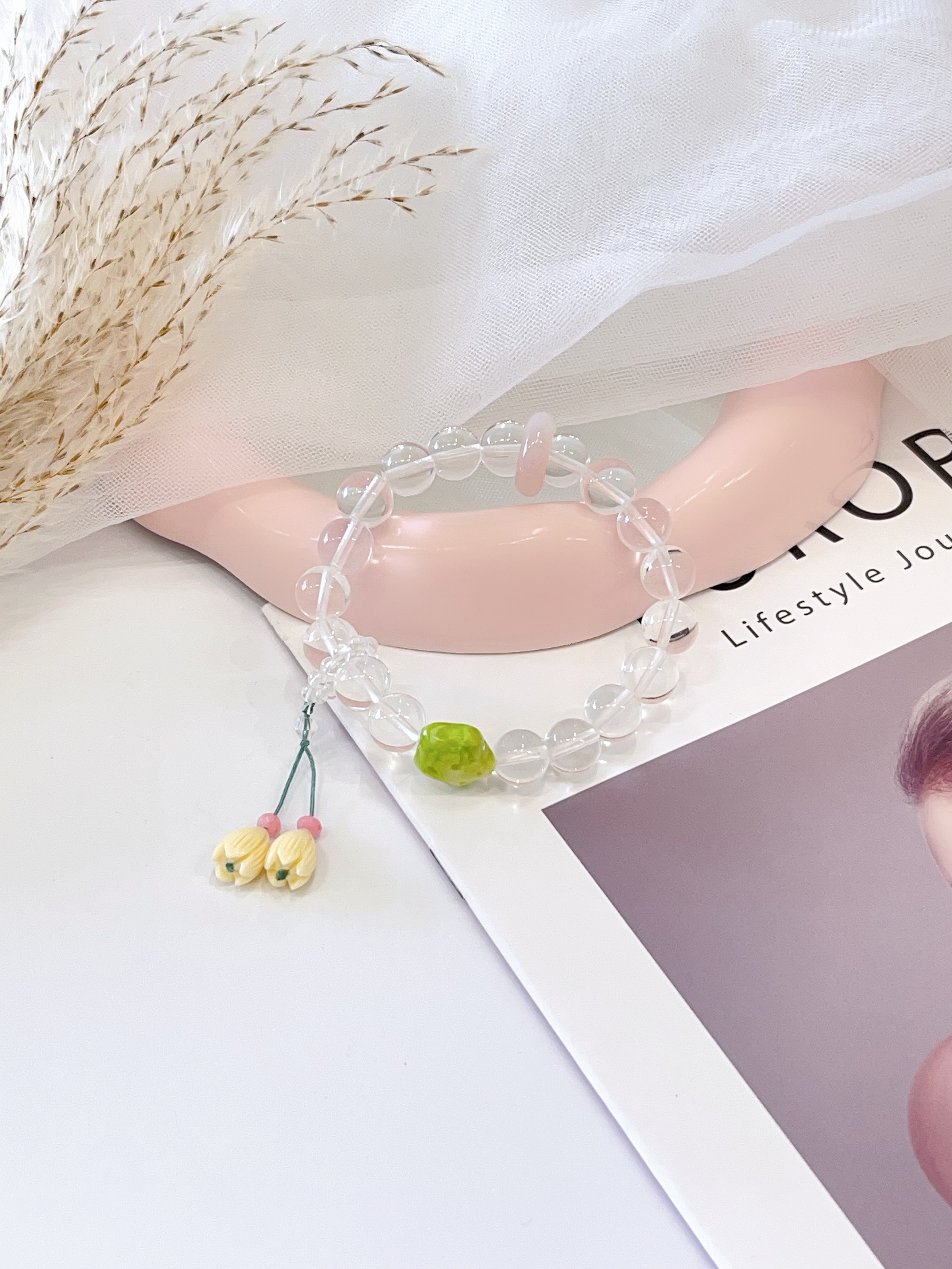 🤍 白水晶 × 郁金香配饰手串 Clear Quartz & Tulip Charm  |  10mm