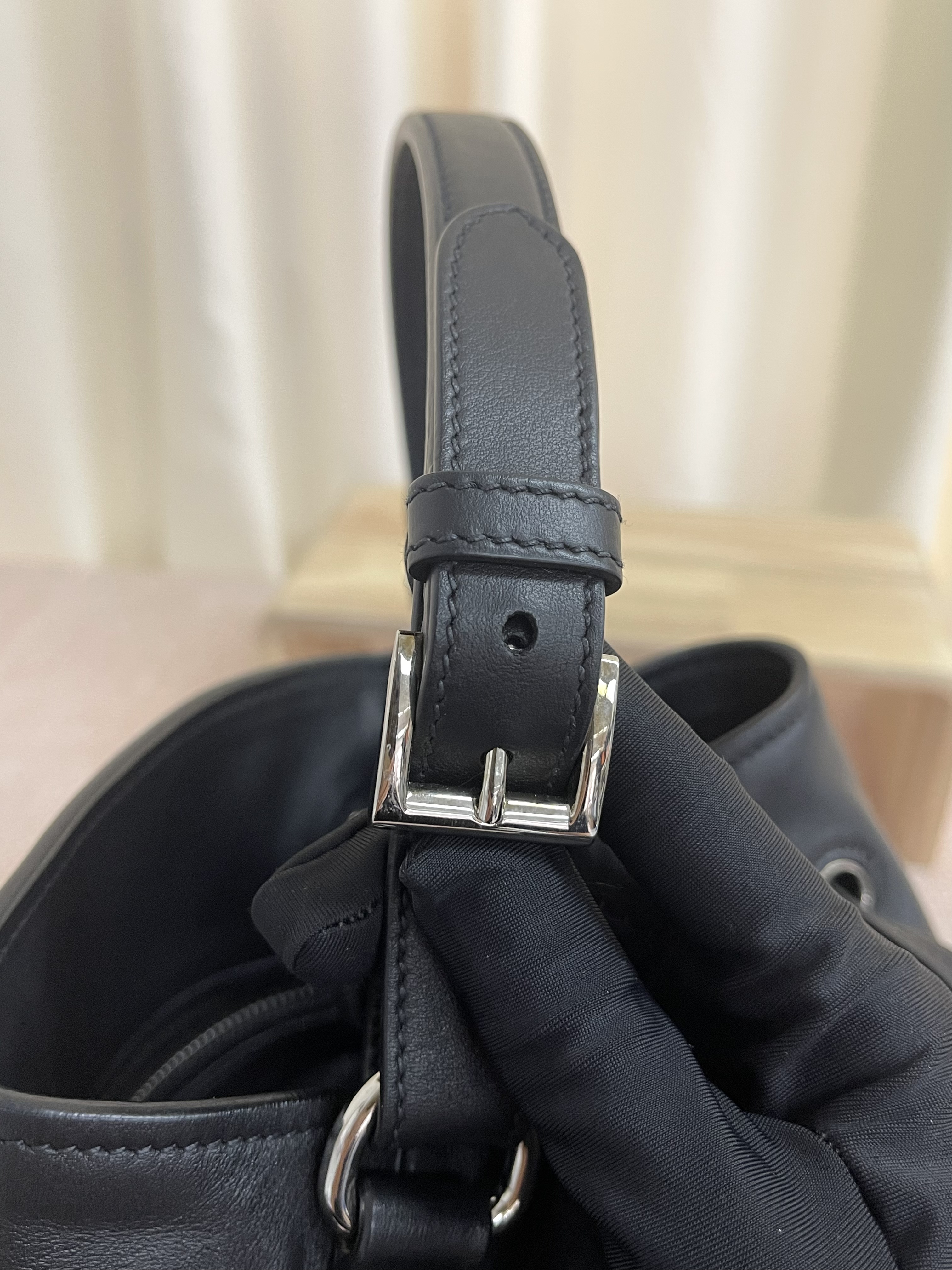 Pre-owned Prada Bucket Bag / Product Code: 26021305