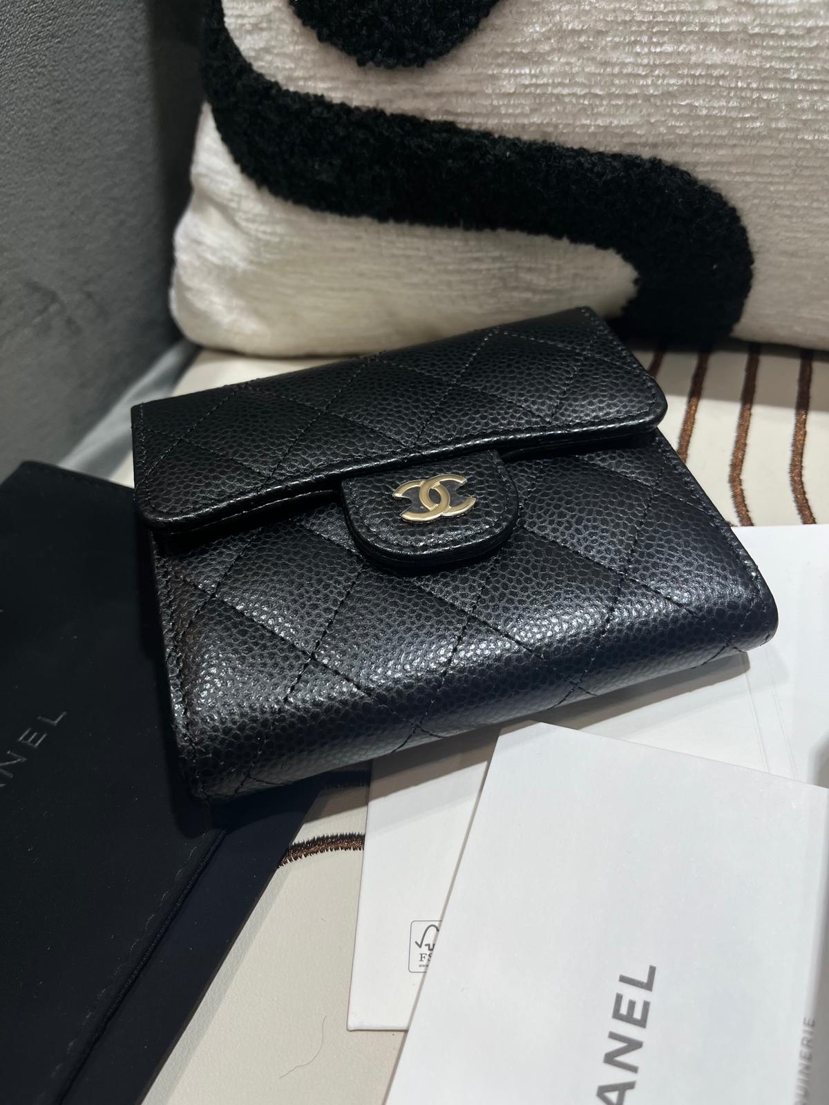 全新 Chanel Classic Flap Wallet 黑色魚子醬牛皮金扣 100%Authentic, Brand New 全新 ✅收據✅晶片✅Dust Bao✅Box