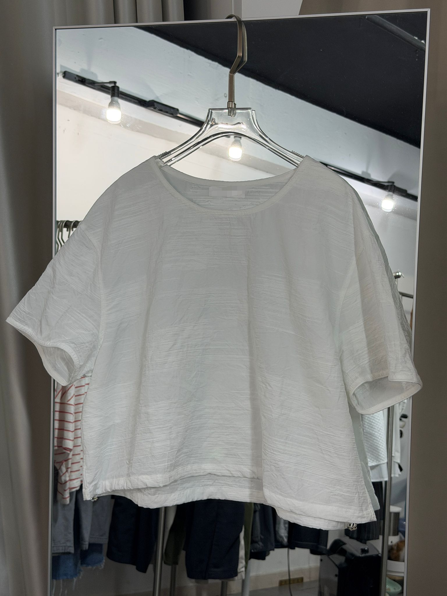 簡約純色暗紋寬鬆短袖上衣