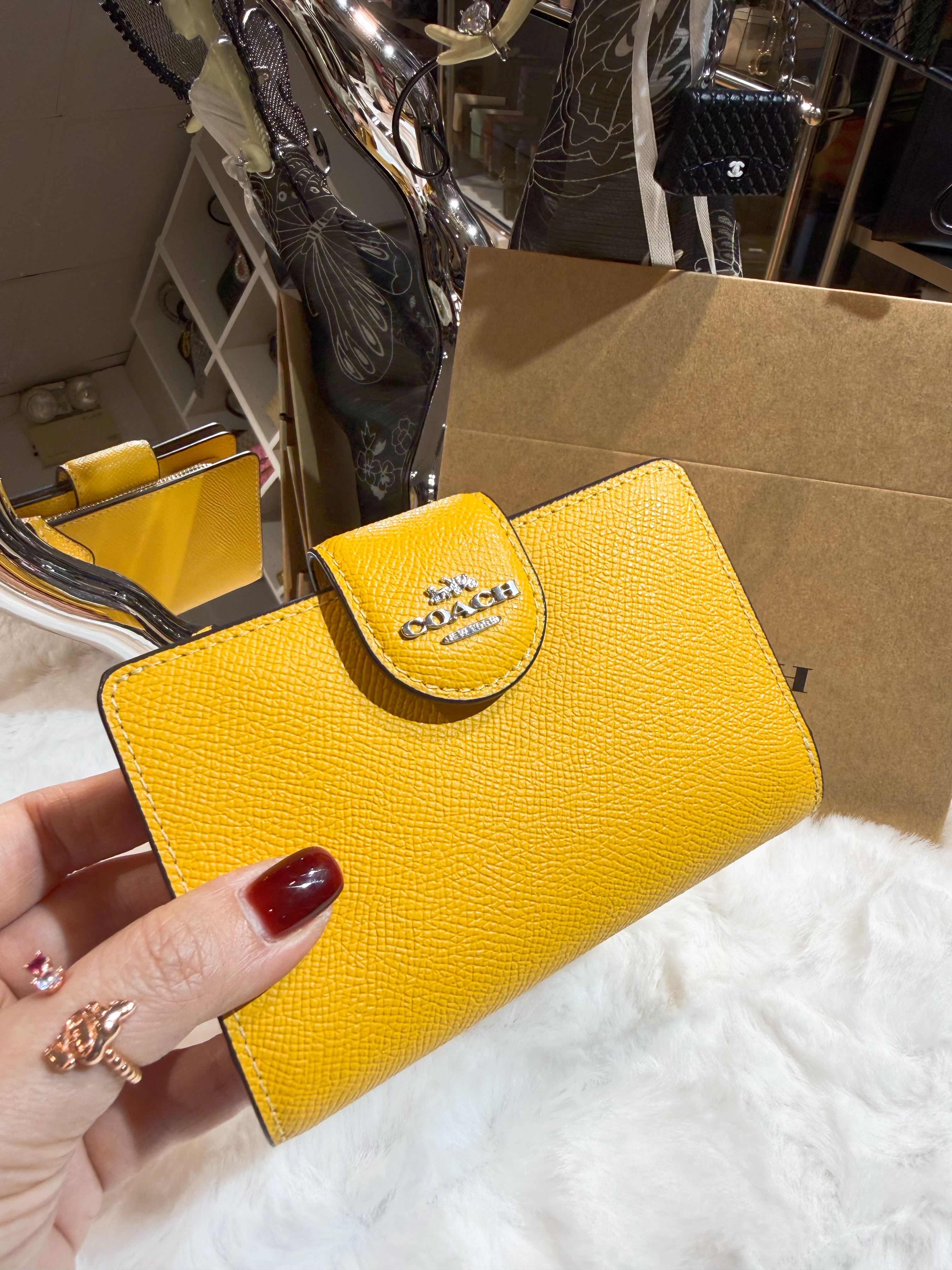 Coach medium wallet sf/yellow/s
