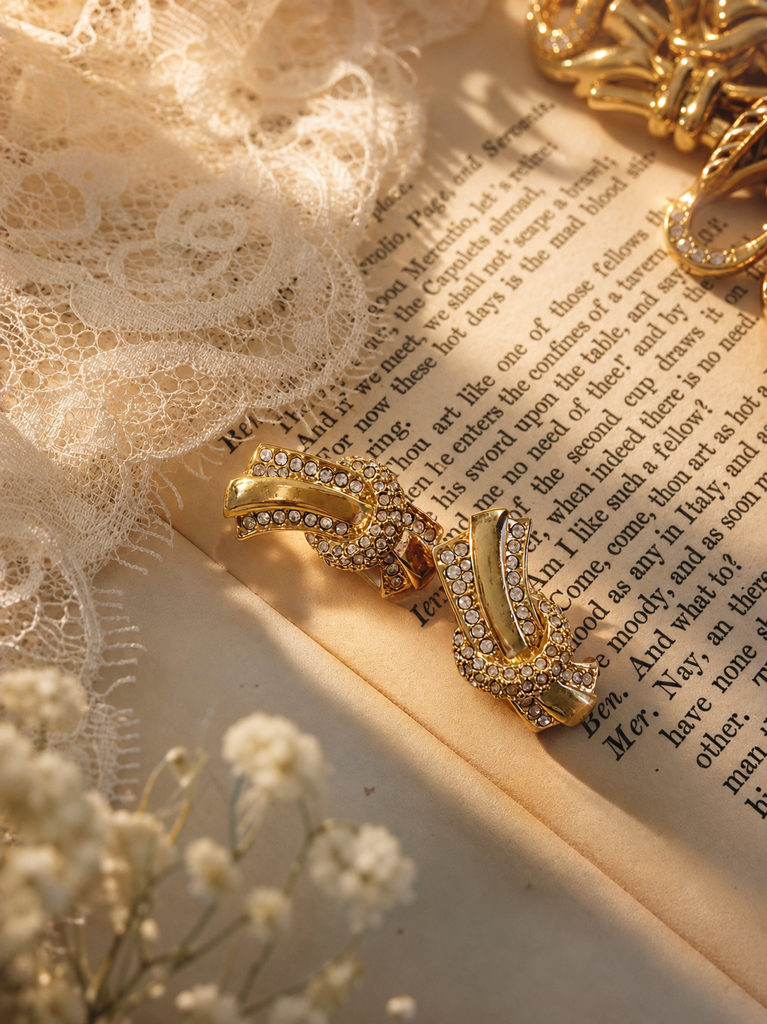 黄金海岸的晨曦微光 ∙ 西洋古董雕金與晶鑽珍珠耳環系列 Golden Coast at Dawn ∙ Vintage Gilded Sculpted & Crystal Pearl Earring Collection
