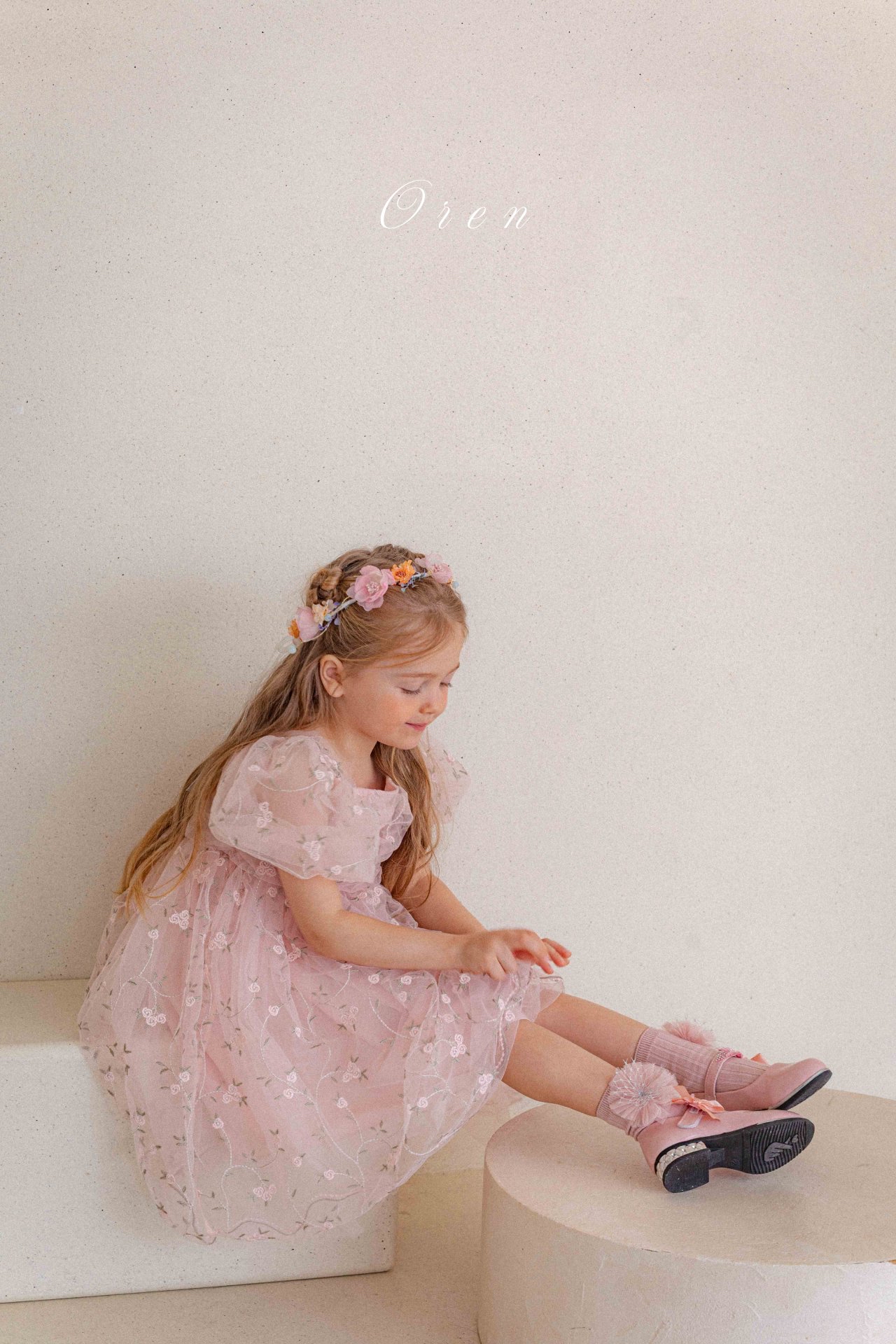 ☀️預訂 韓國直送☀️🇰🇷Oren Roslyn Bloom兩色花卉刺繡泡泡袖包屁裙/連身裙