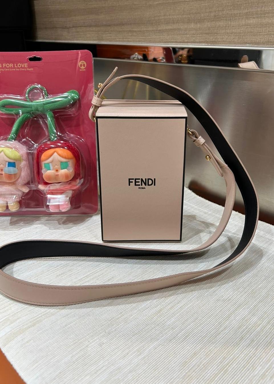 FENDI Calfskin VERTICAL BOX Shoulder bag 100%Authentic,95%new 