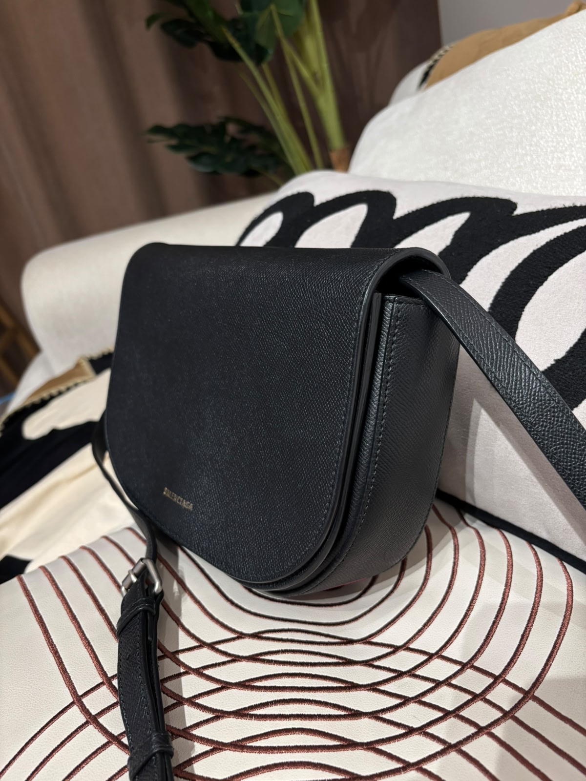Balenciaga Crossbody Bag Black Calfskin 100%Authentic, 95%New