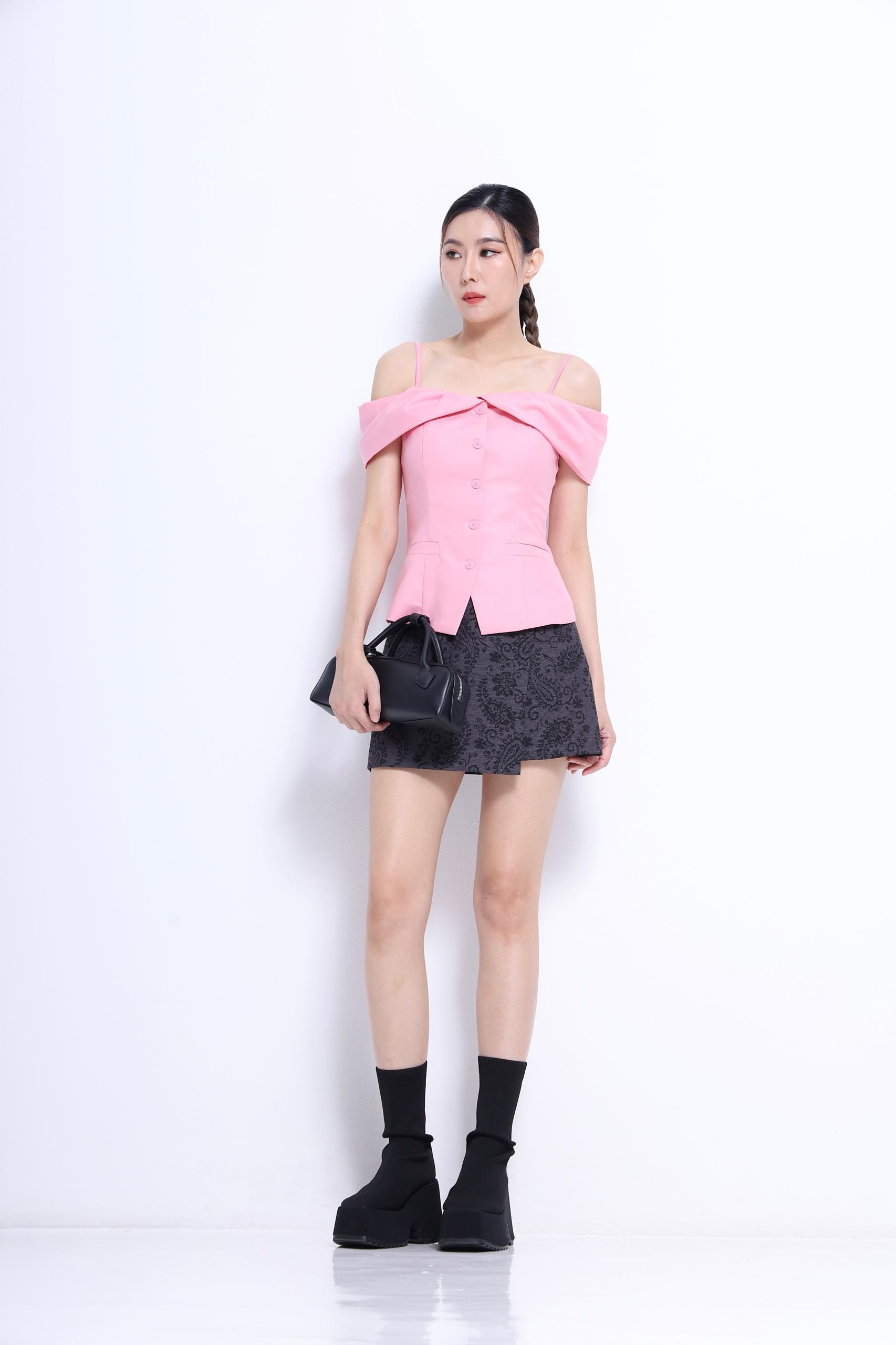 独家一字领有肩带上衣 2624