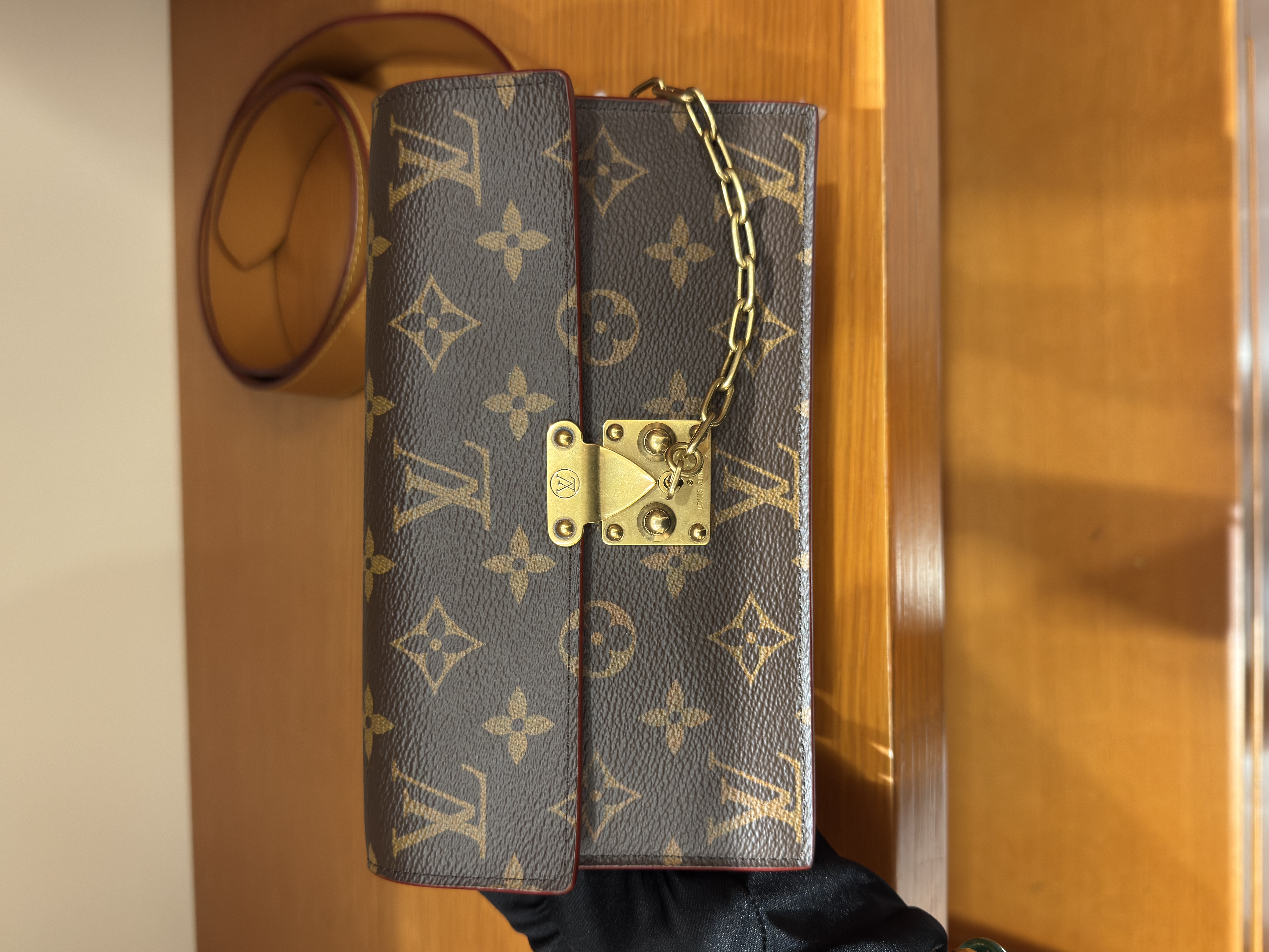 直播貨品 |  [1個-$100 2個-$300］HH09