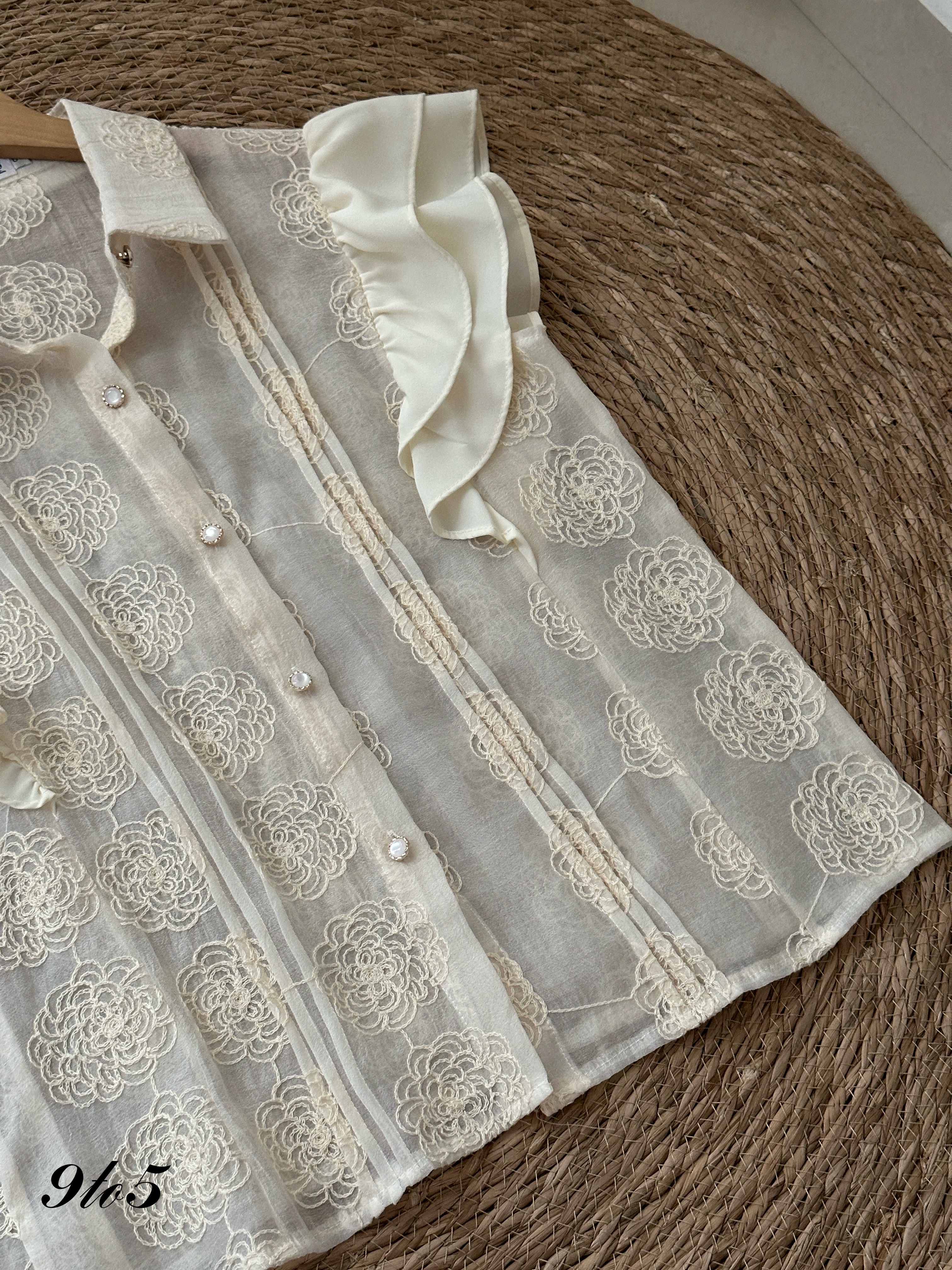 T3967 Ruffle Sleeve Floral Shirt - Cream