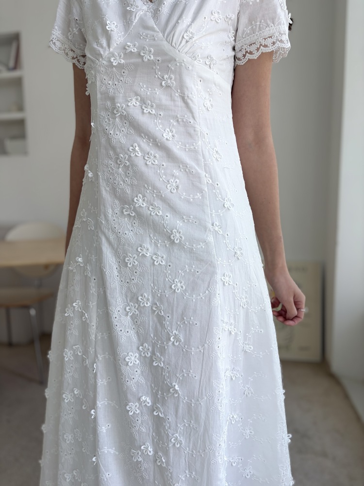 Aurelie Embroidered Dress (White)
