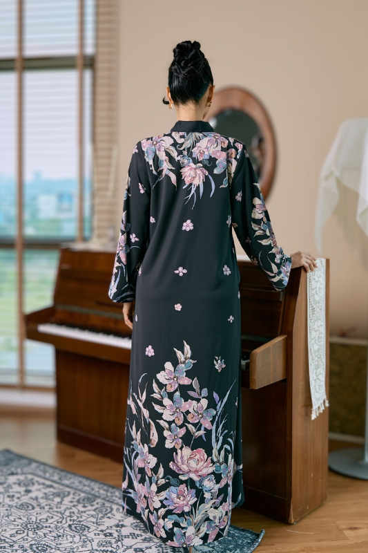 DILLA in Black Batik