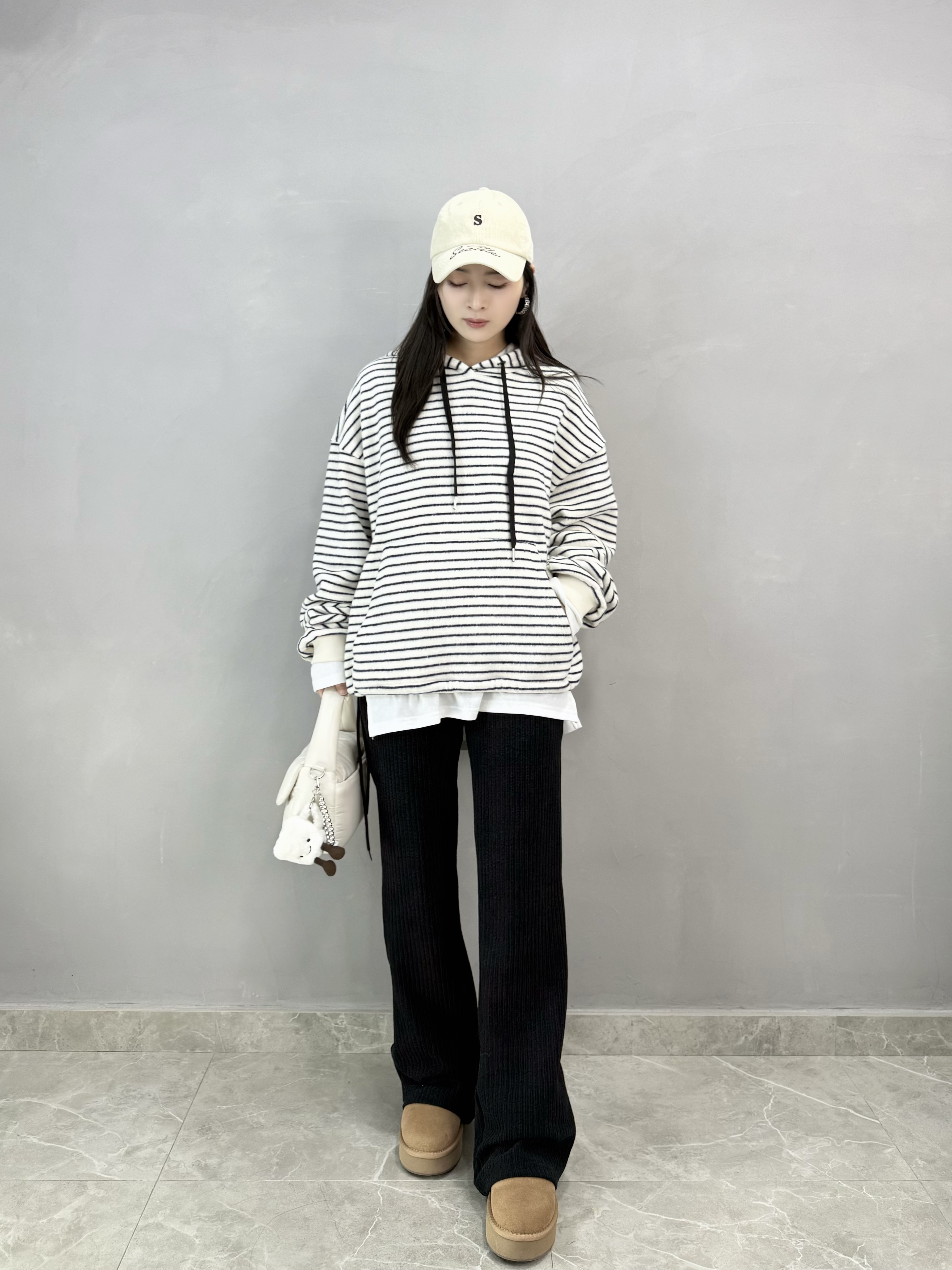 D62 絨毛橫間有帽衛衣