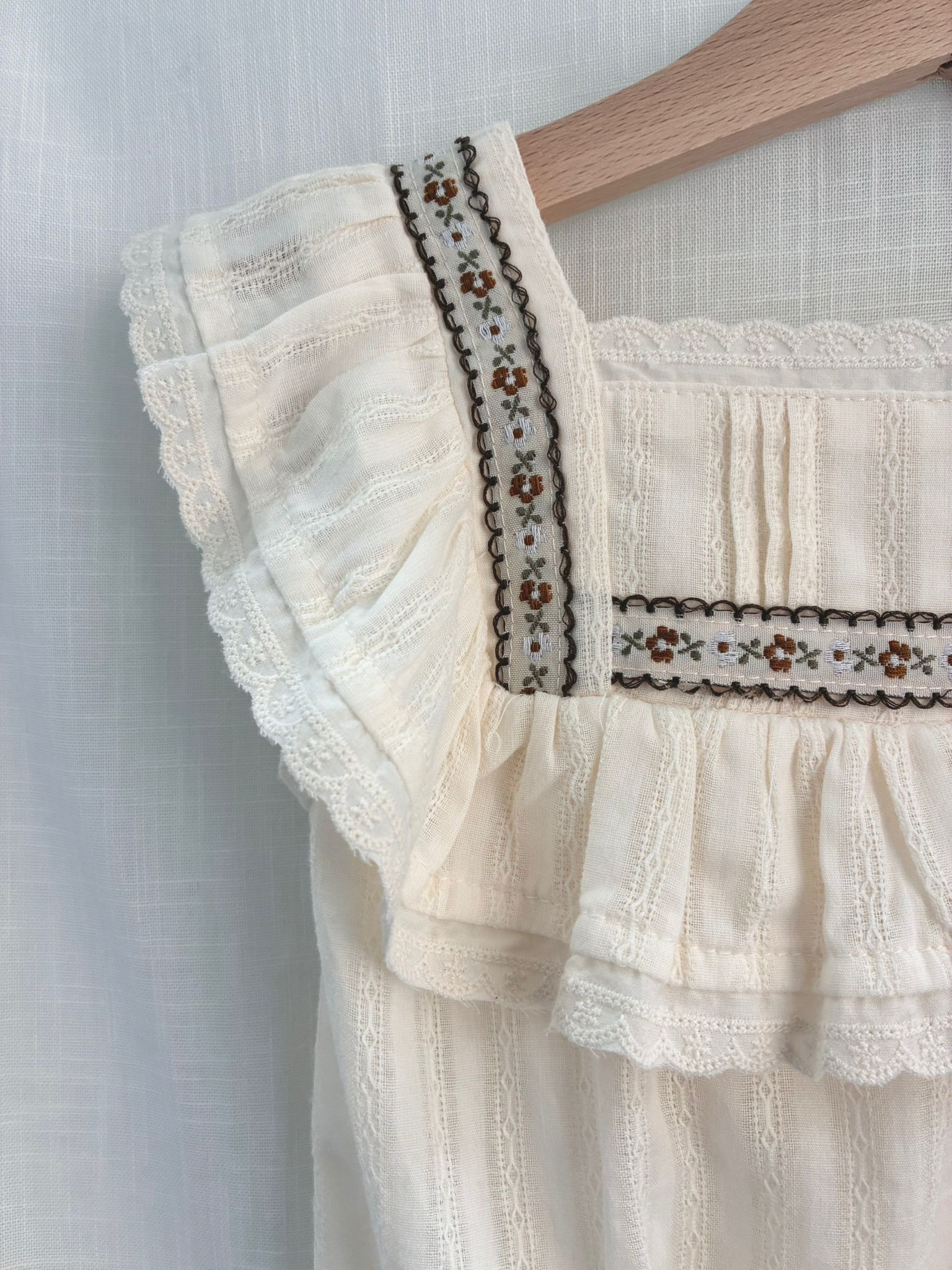 刺繡荷葉邊包屁衣MHY10289