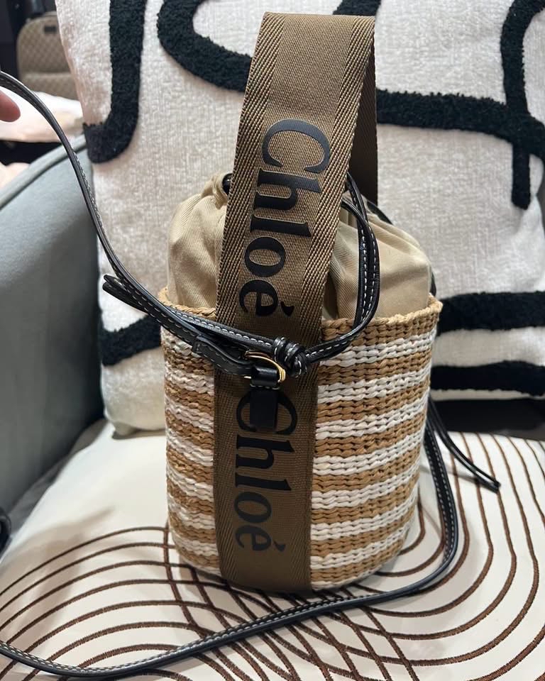 Chloe Raffia drawstring 2 way bag  100%Authentic, 98%new✅Dust bag 
