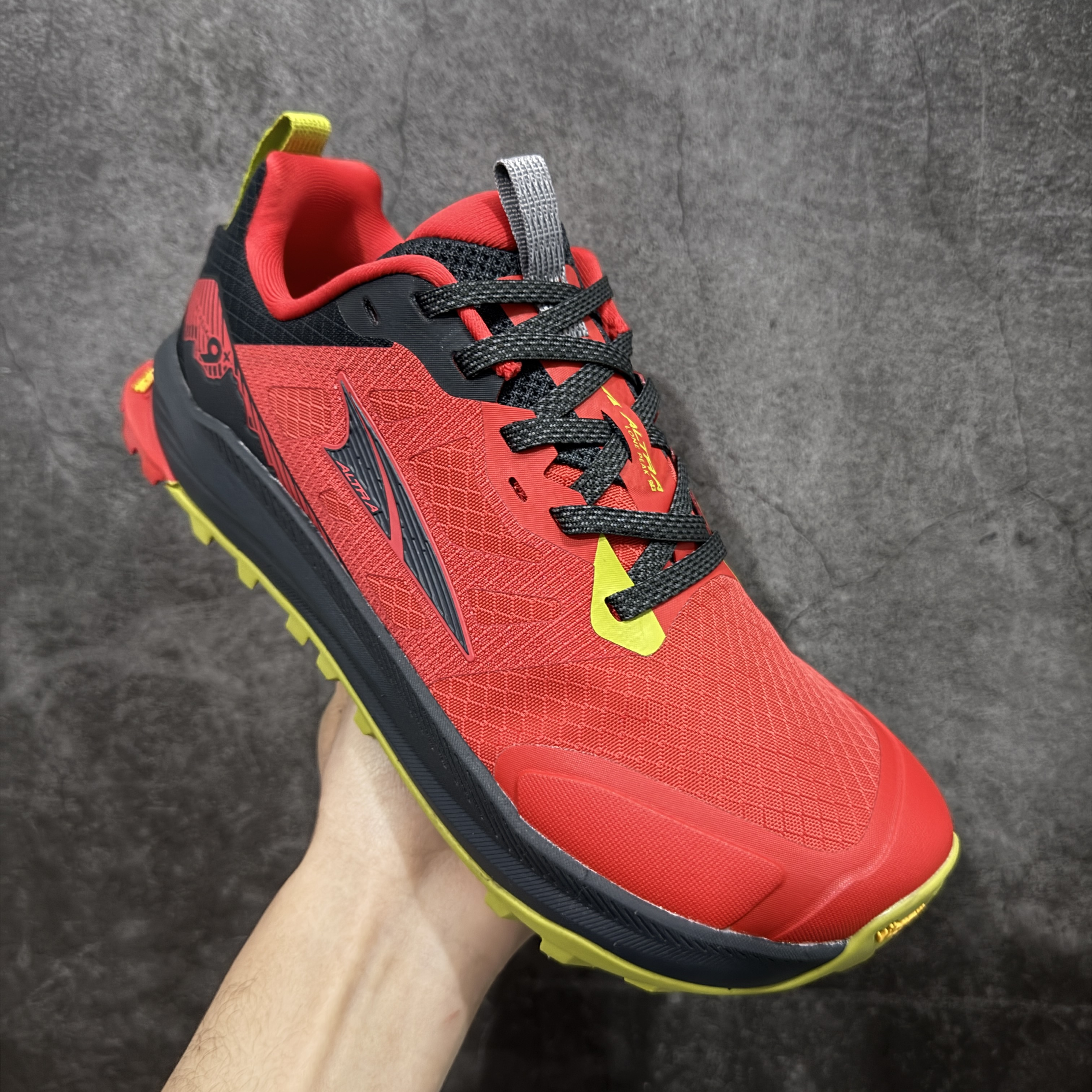 Altra Lone Peak 9 