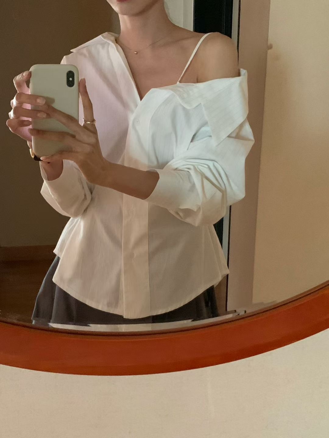 條紋率性斜肩恤衫上衣